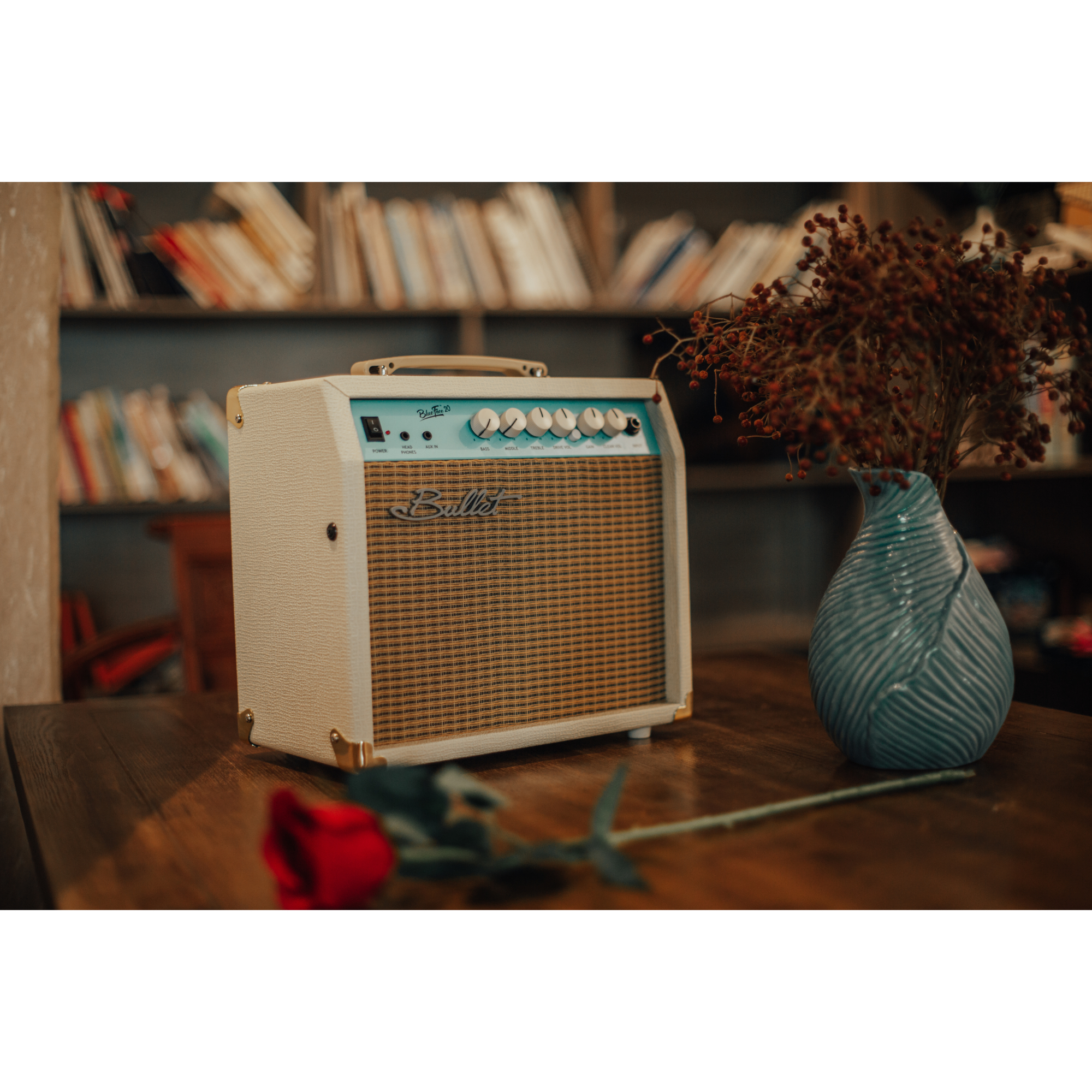 Bullet BlueFace 20 White Electric guitar amplifier