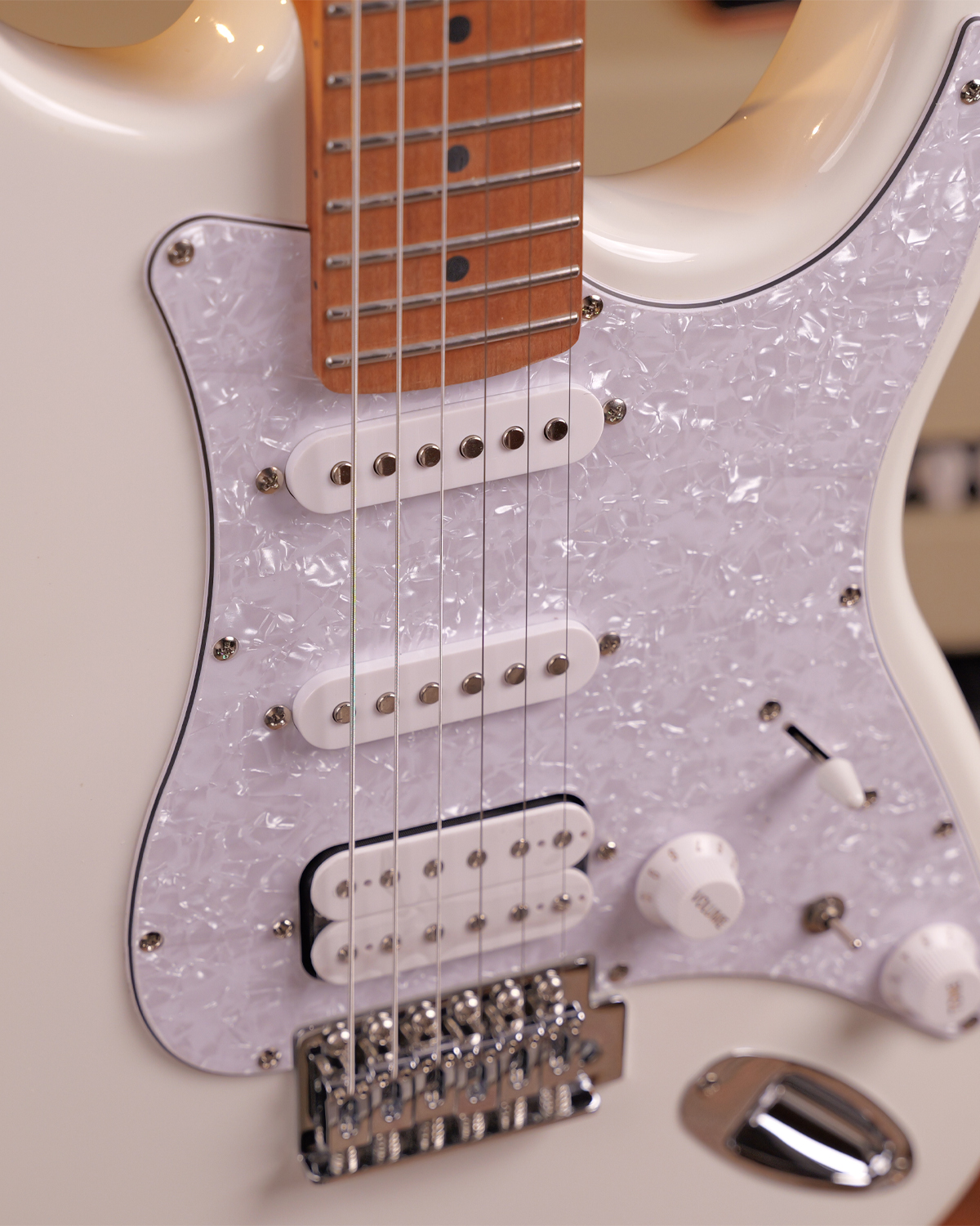 SQOE SEST500 Pearl White Electric Guitar  HSS