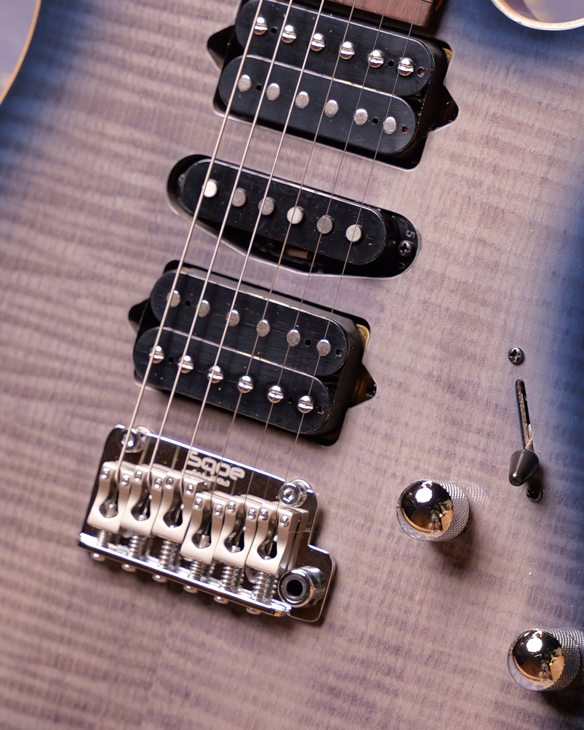 SQOE SEIB998 Ice heart blue  Custom HSH Electric Guitar