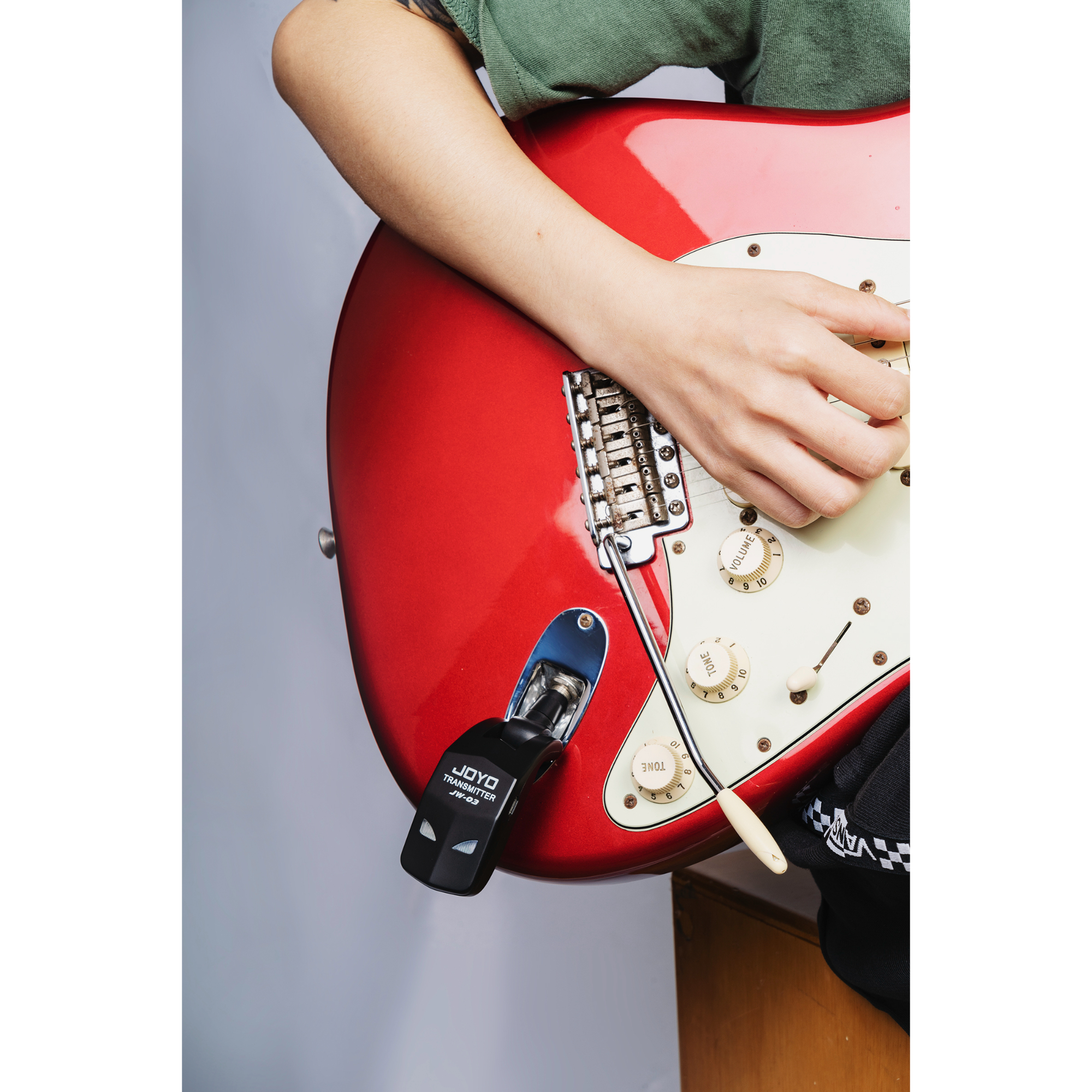 JOYO 24GHz Wireless Guitar System 4 Channels Rechargeable Audio Wireless Transmitter Receiver for Guitar Bass Electric Instruments JW-03