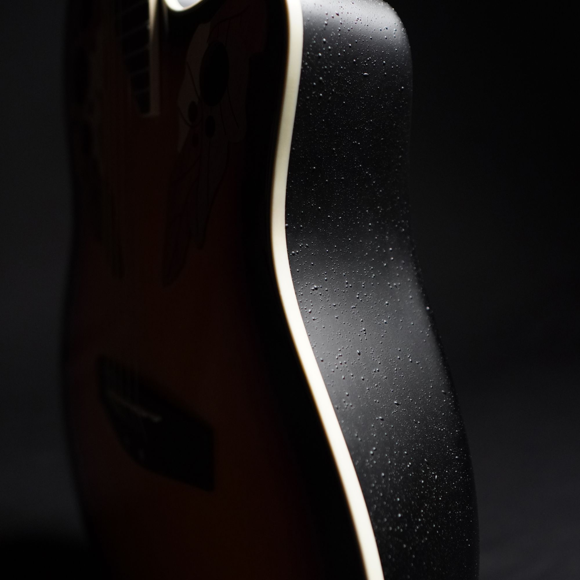 Oval O241CE SB - Ovation Semi Acoustic