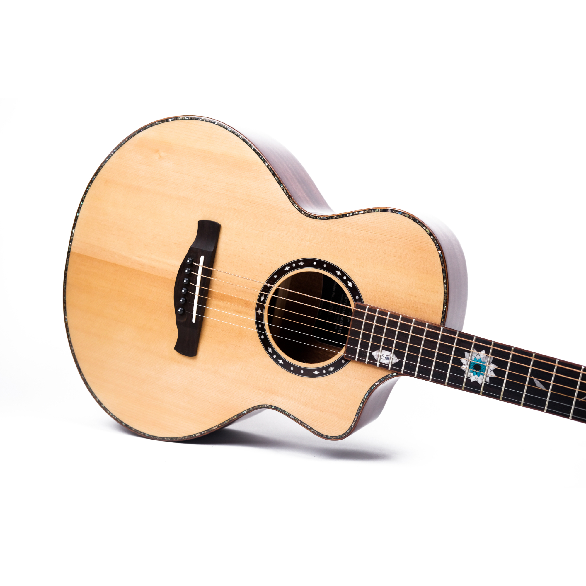 Stage S236CS NA - Solid top Travel guitar cutaway