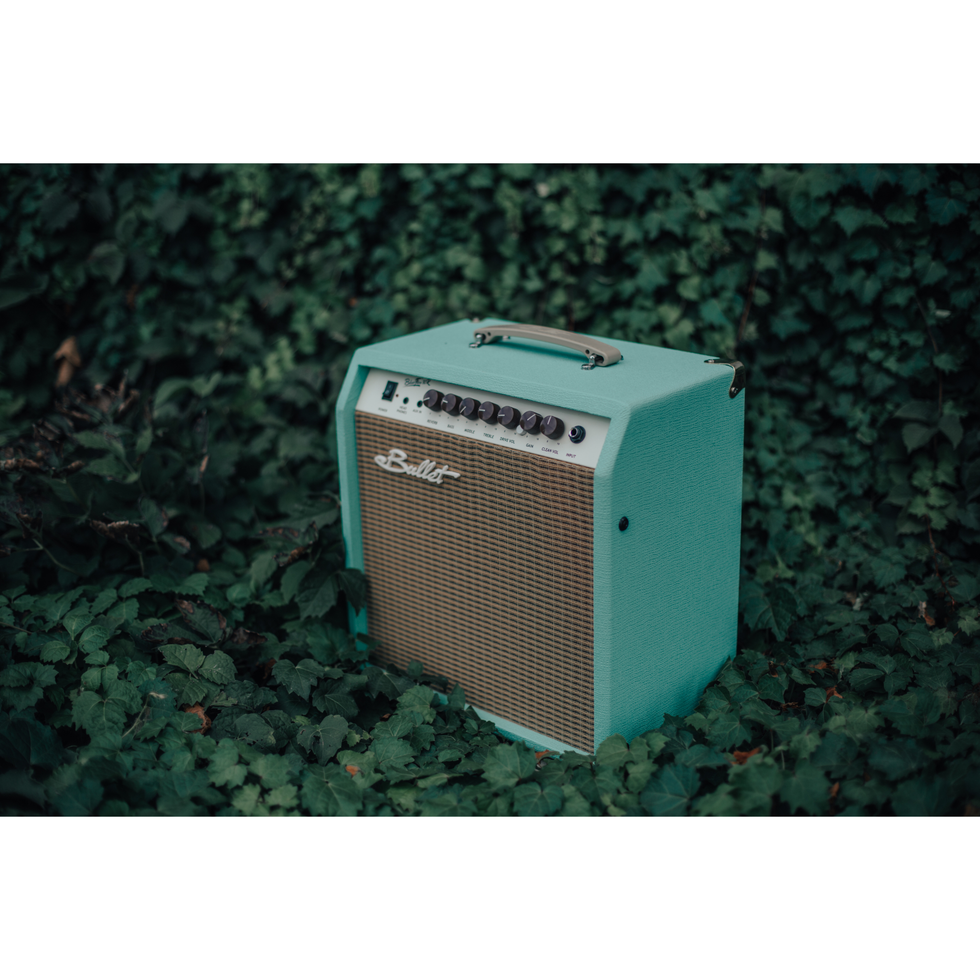 Bullet BlueFace 30R White Electric guitar amplifier