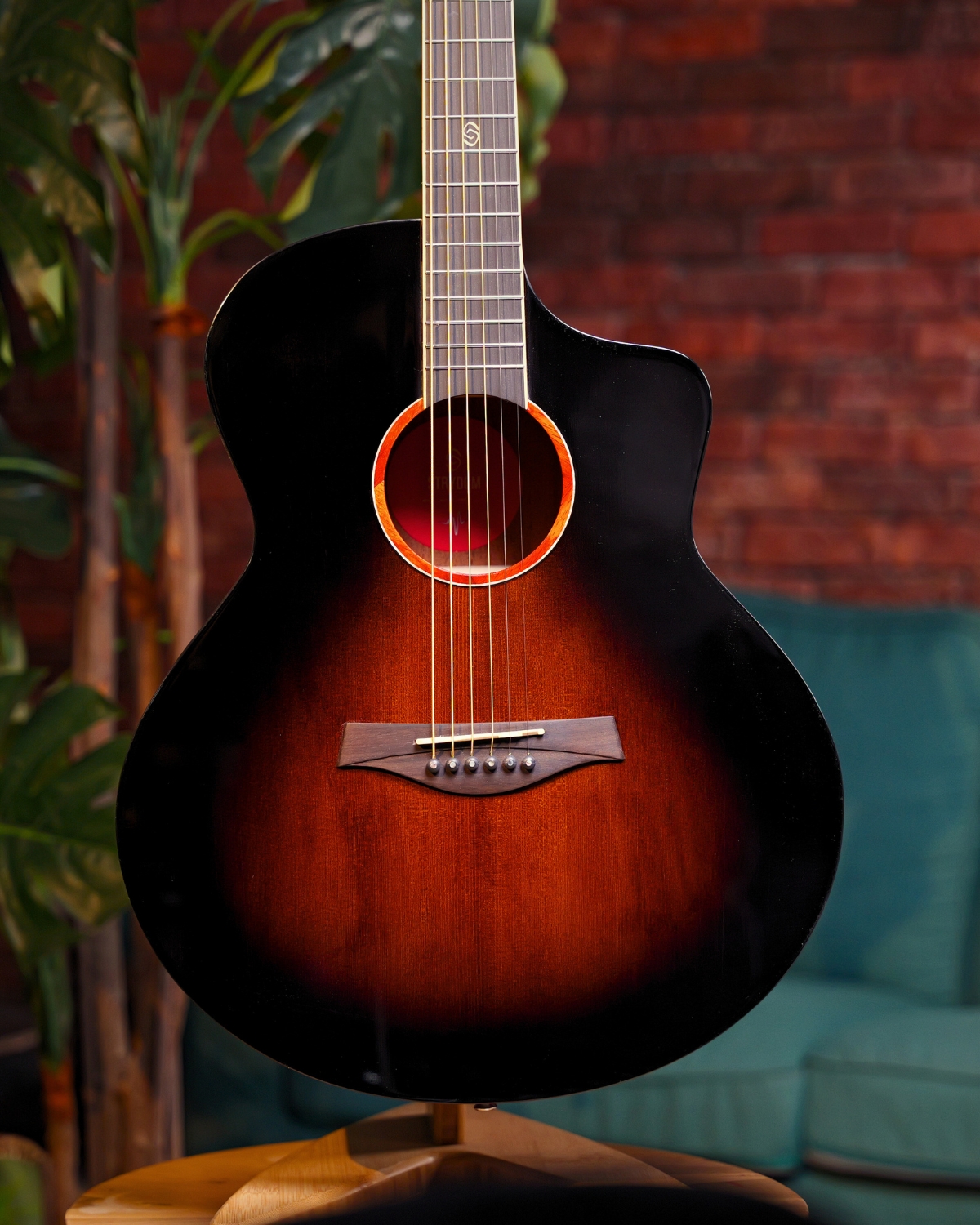 Strydom F240CE auditorium semi acoustic guitar Tobacco gloss