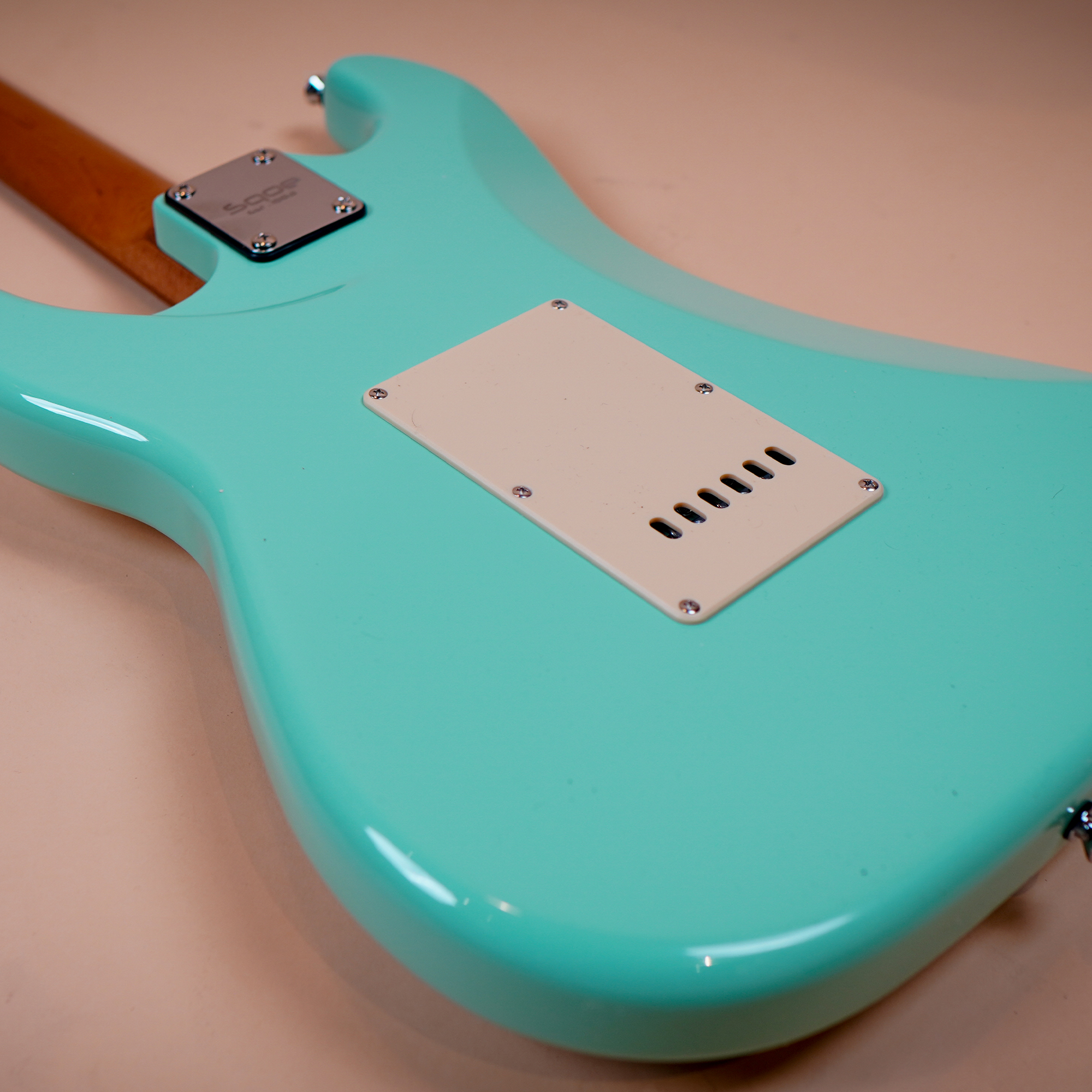 SQOE SEST600 HSS - Surf green strat guitar
