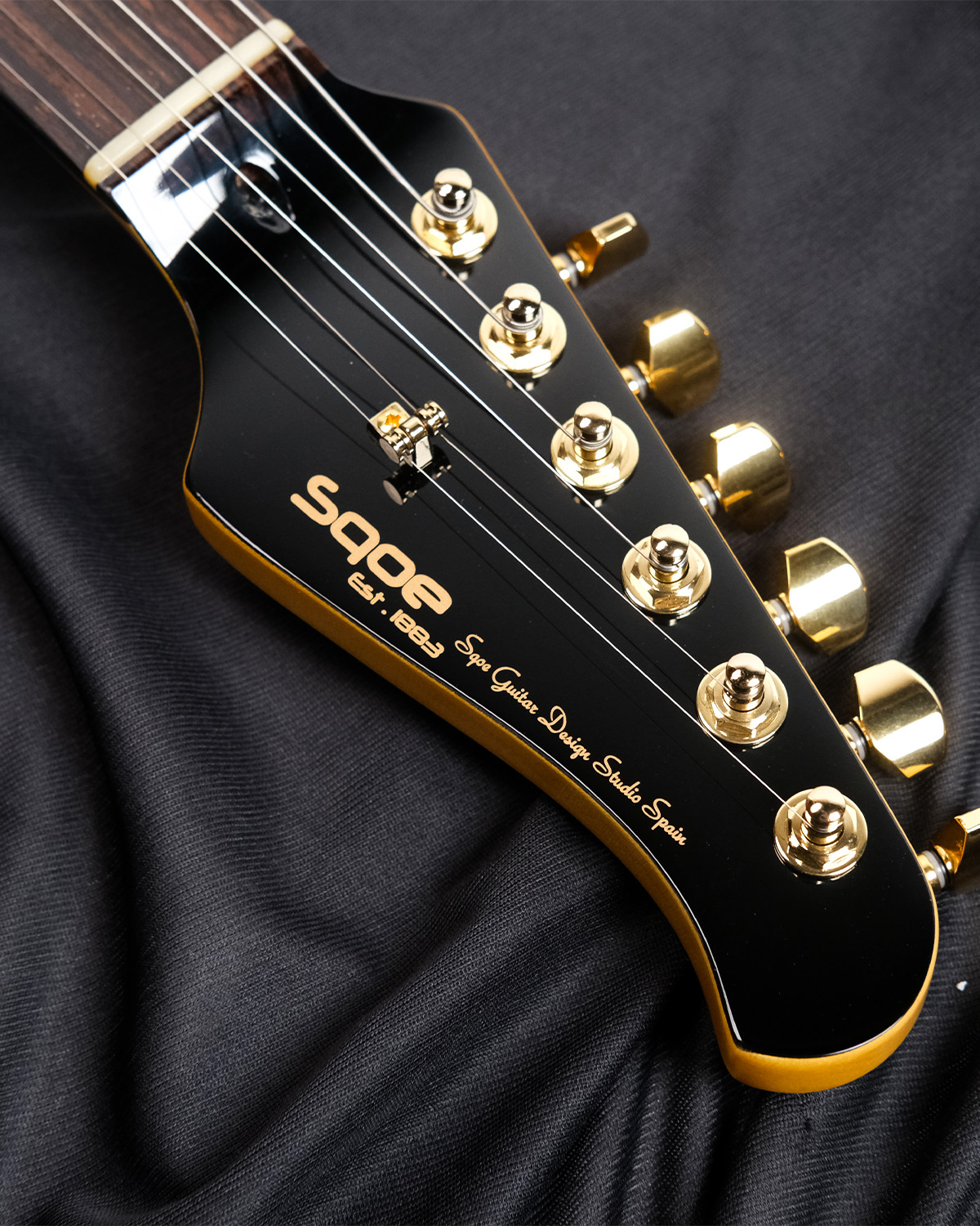 SQOE SEST1009 HSS - Black gold HARDCASE WITH KIT