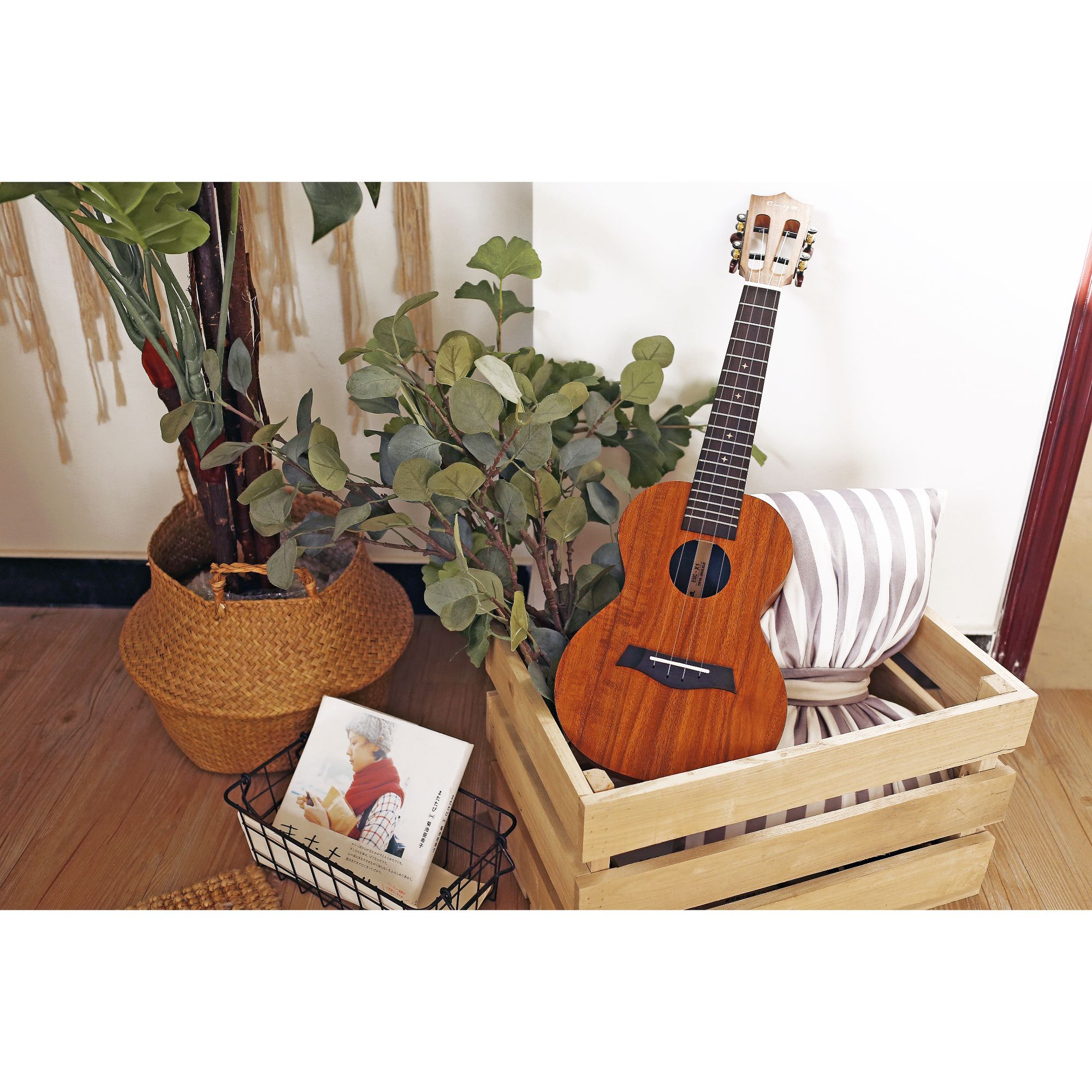 Enya EUC X1 Concert ukulele All koa