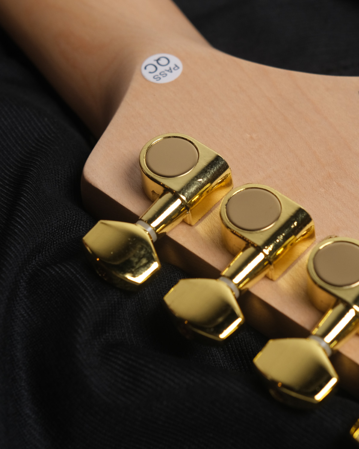 SQOE SEIB550 Ultraviolet burl burst HSH Super Strat series