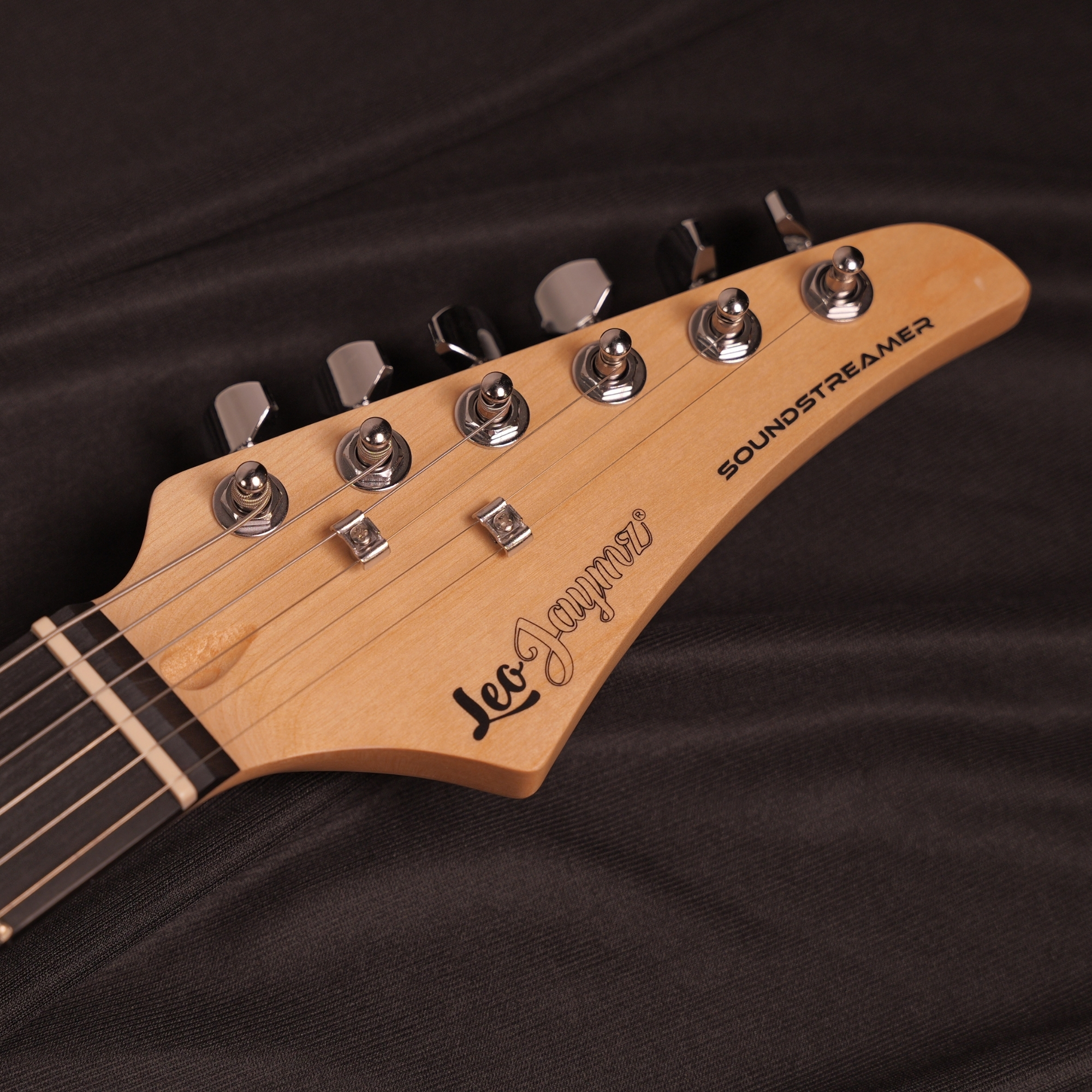 Leo Jaymz white black fade Beginner Electric Guitar Complete Kit with Portable Amp Padded Gig Bag  Full Accessories Maple Neck SSS Pickups