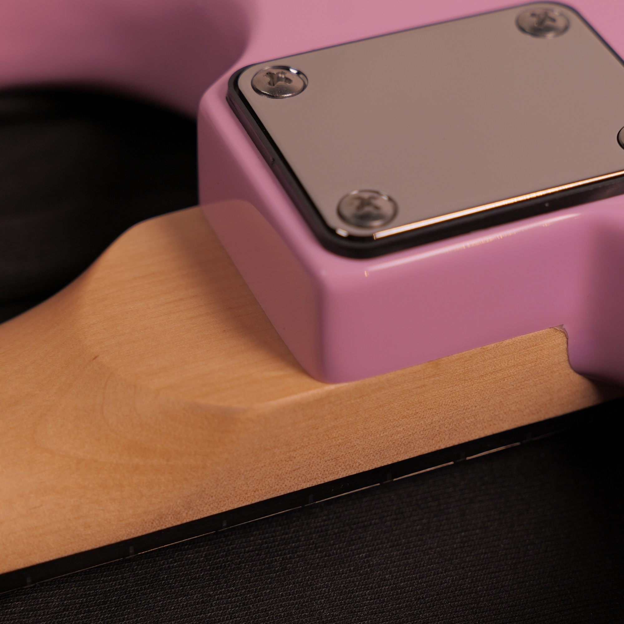 Leo Jaymz Pink Beginner Electric Guitar Complete Kit with Portable Amp Padded Gig Bag  Full Accessories Maple Neck SSS Pickups