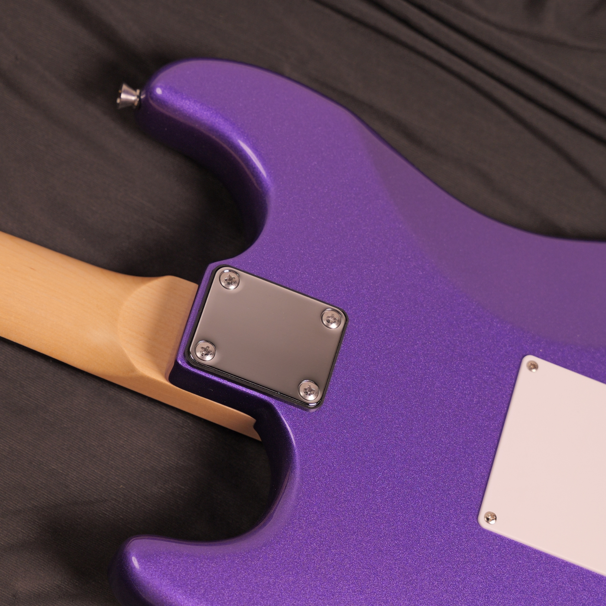 Leo Jaymz purple Beginner Electric Guitar Complete Kit with Portable Amp Padded Gig Bag Full Accessories Maple Neck SSS Pickups