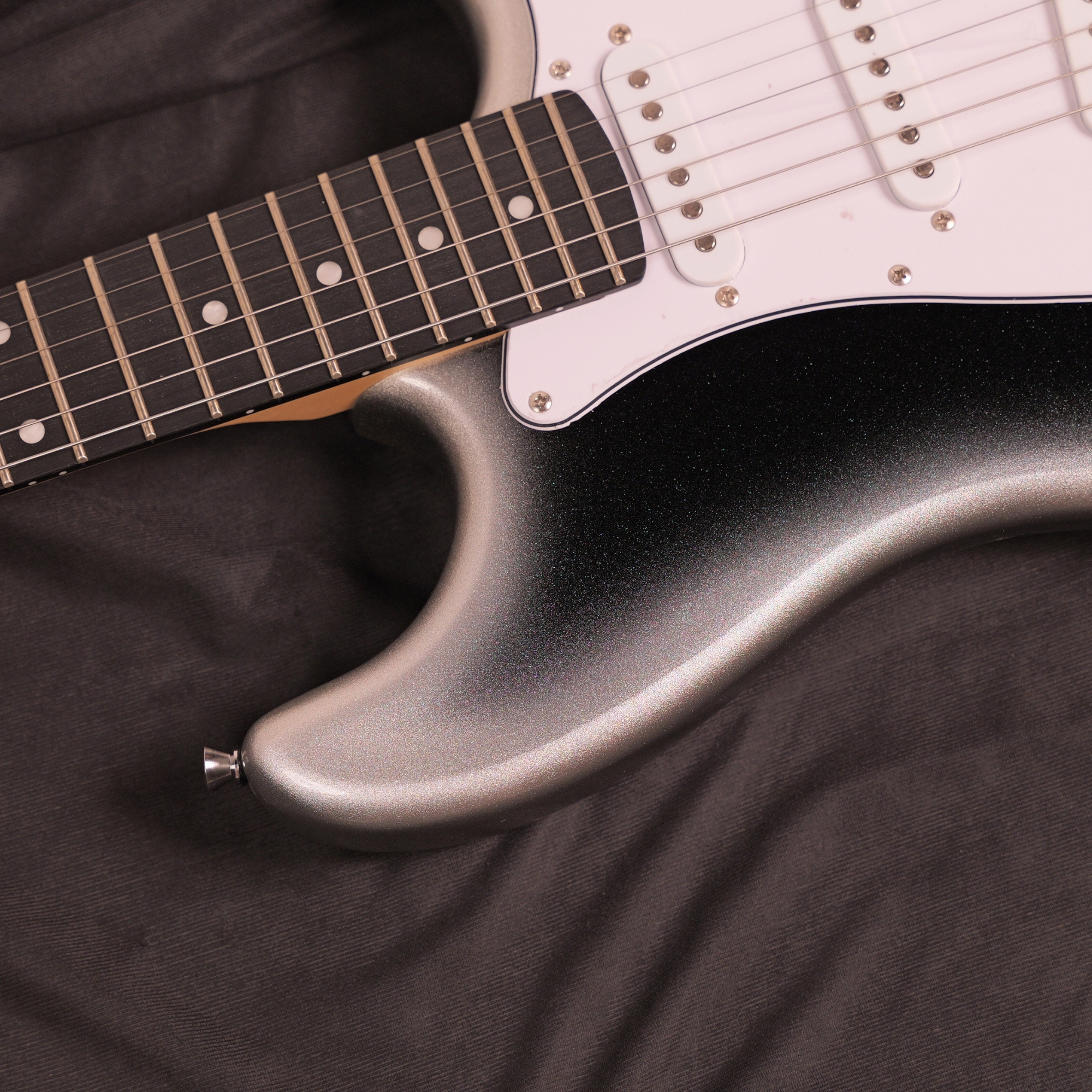 Leo Jaymz white black fade Beginner Electric Guitar Complete Kit with Portable Amp Padded Gig Bag  Full Accessories Maple Neck SSS Pickups