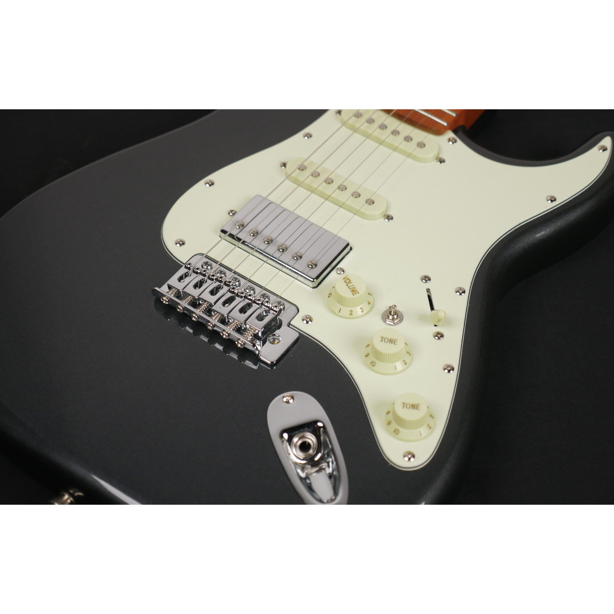 SQOE SEST600 Metallic Black vintage 6-saddle tremolo bridge