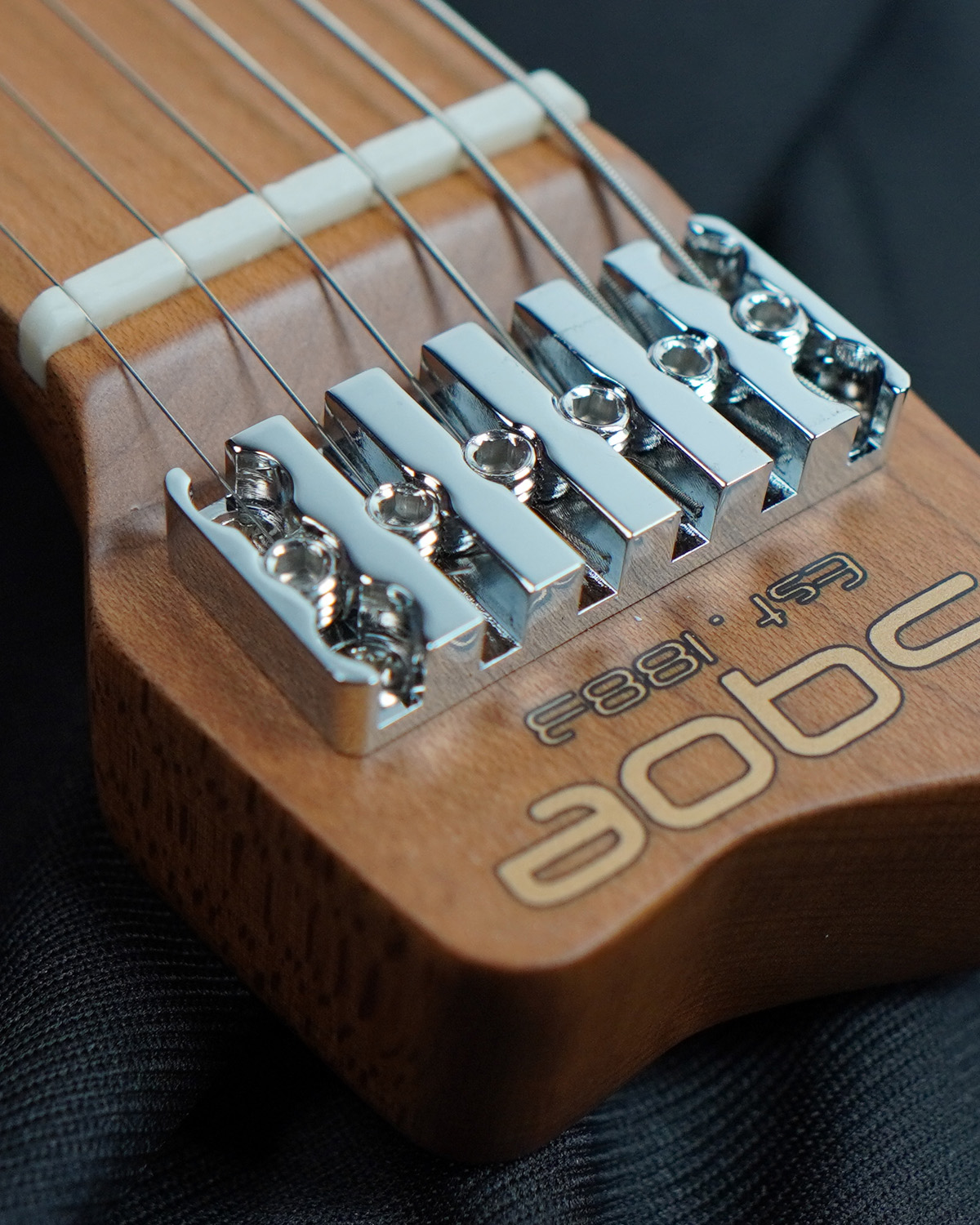 SQOE Headless Electric guitar SEWT700 - Shell Pink HSS