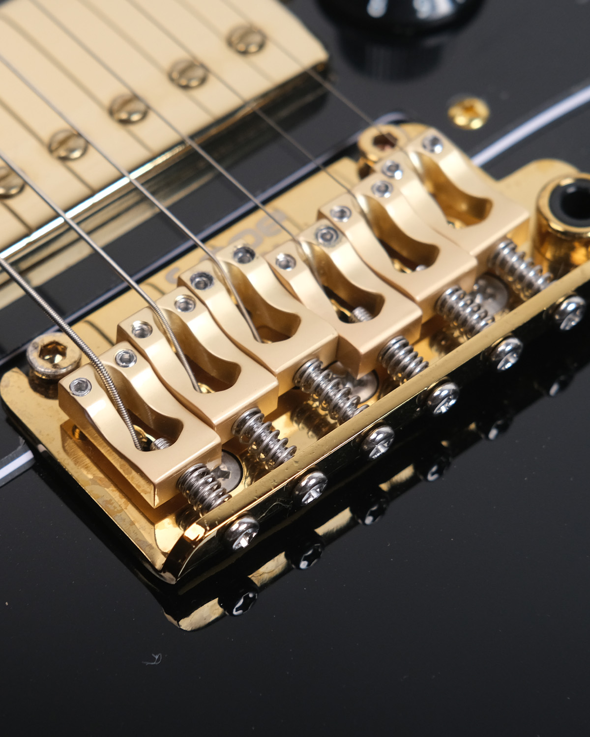 SQOE SEST1009 HSS - Black gold HARDCASE WITH KIT