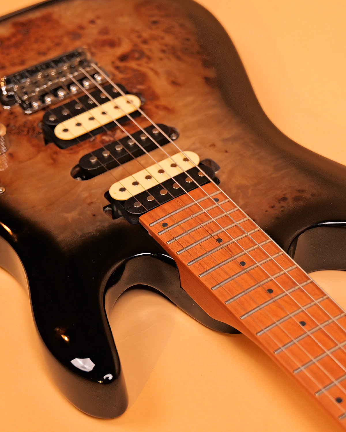 SQOE SEIB550 Shadow Burl HSH Alnico 5 Roasted Maple