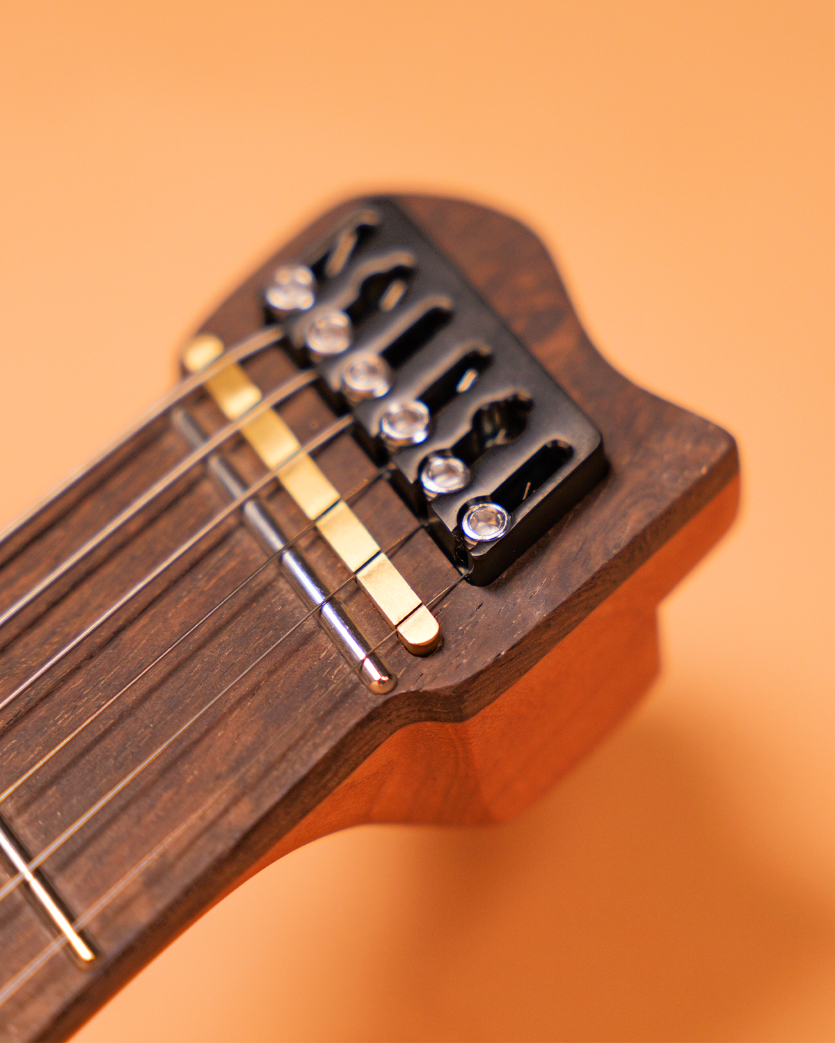 Strydom THH30 Headless 6 String The Headless Horseman Phantom white