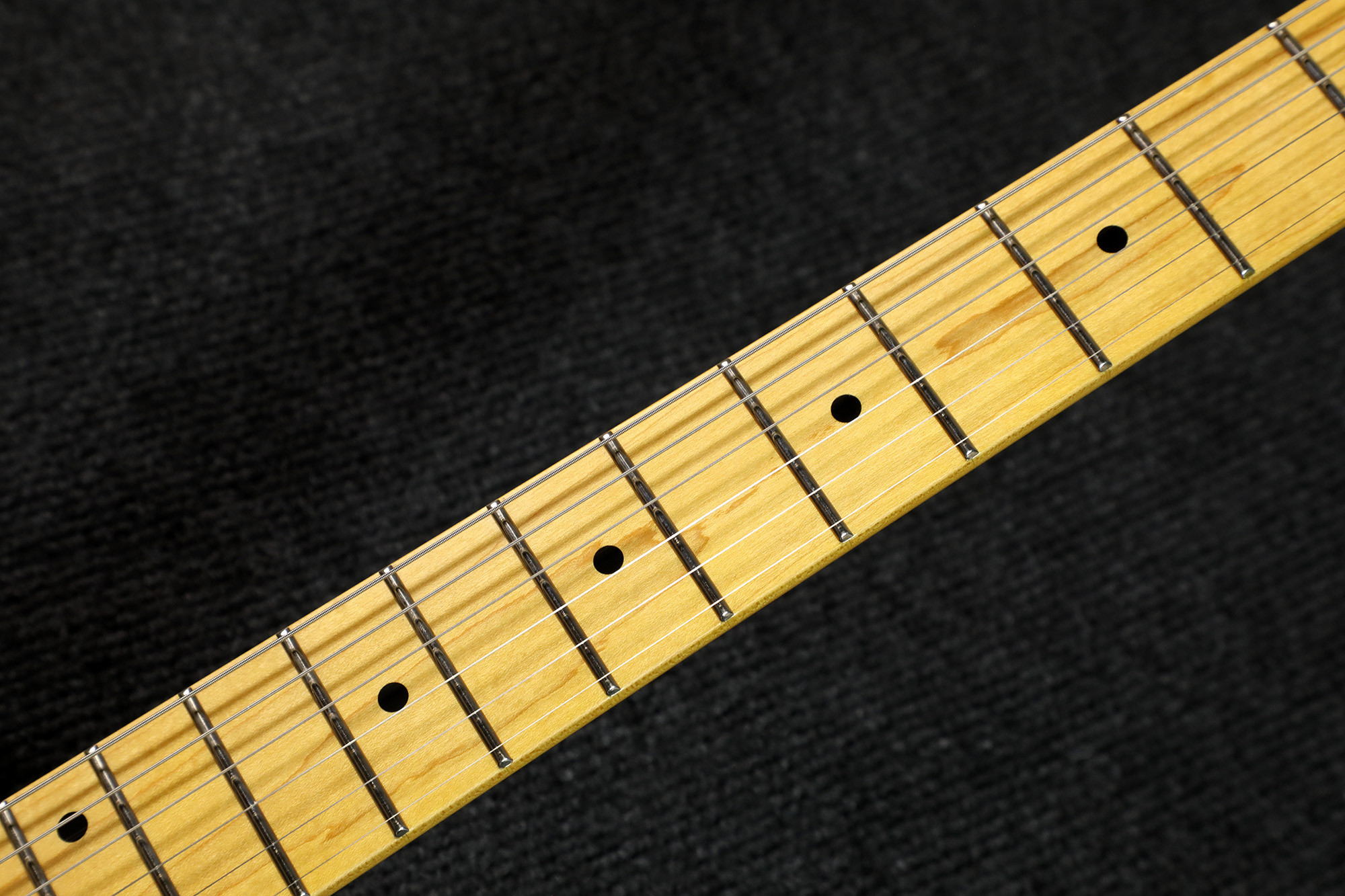 SQOE SEST1000 Peach Pink gloss Canadian maple fretboard