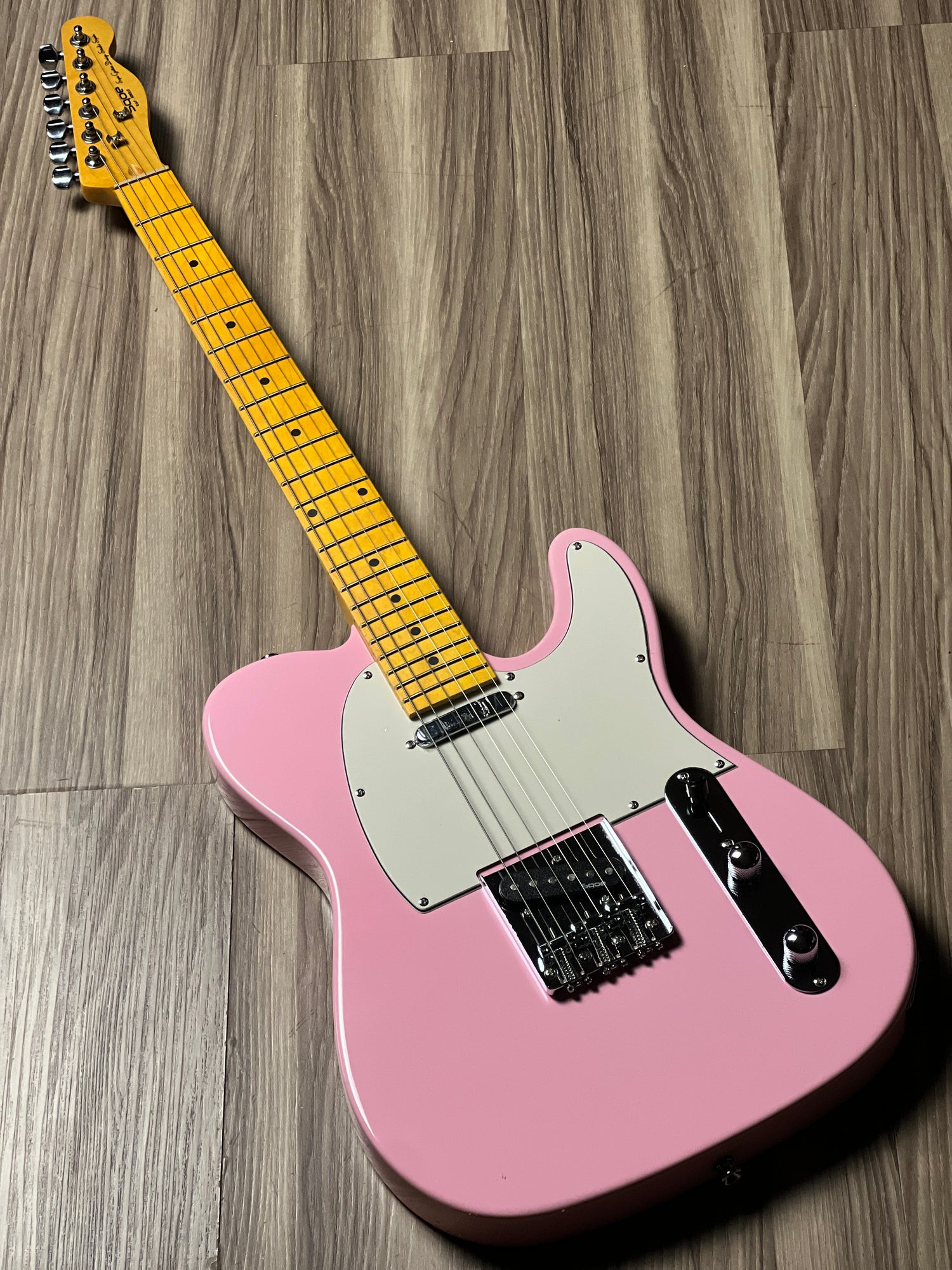 SQOE SETL250 Shell Pink full guitar view