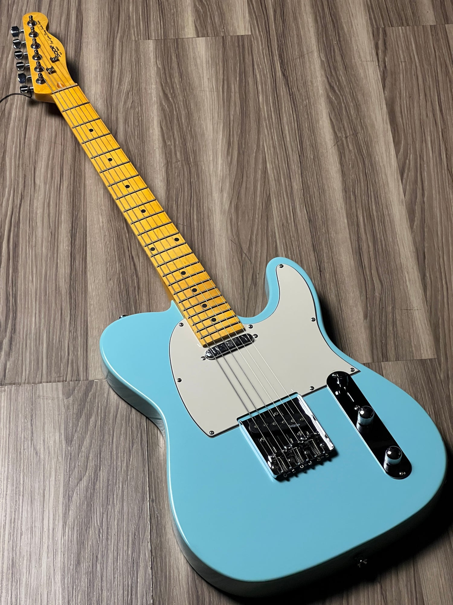 SQOE SETL250 Sky Blue full guitar view