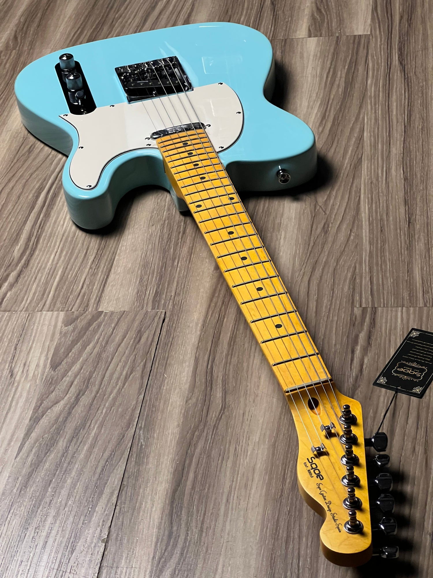 SQOE SETL250 Sky Blue maple neck and headstock