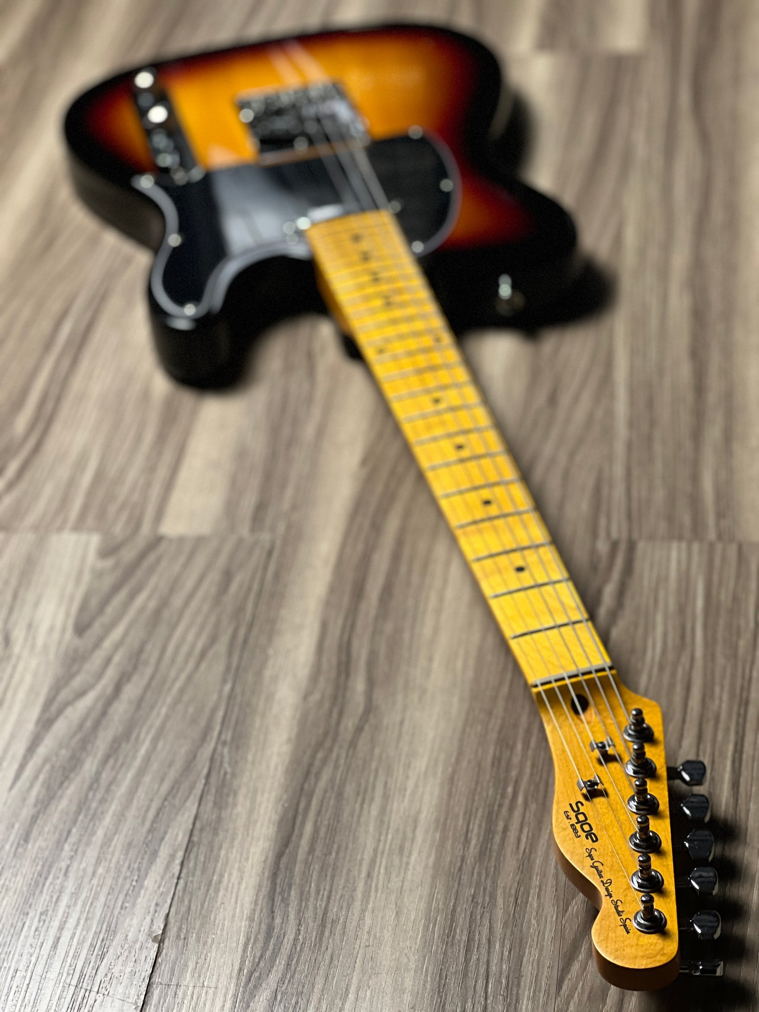 SQOE SETL250 Sunset maple neck and headstock