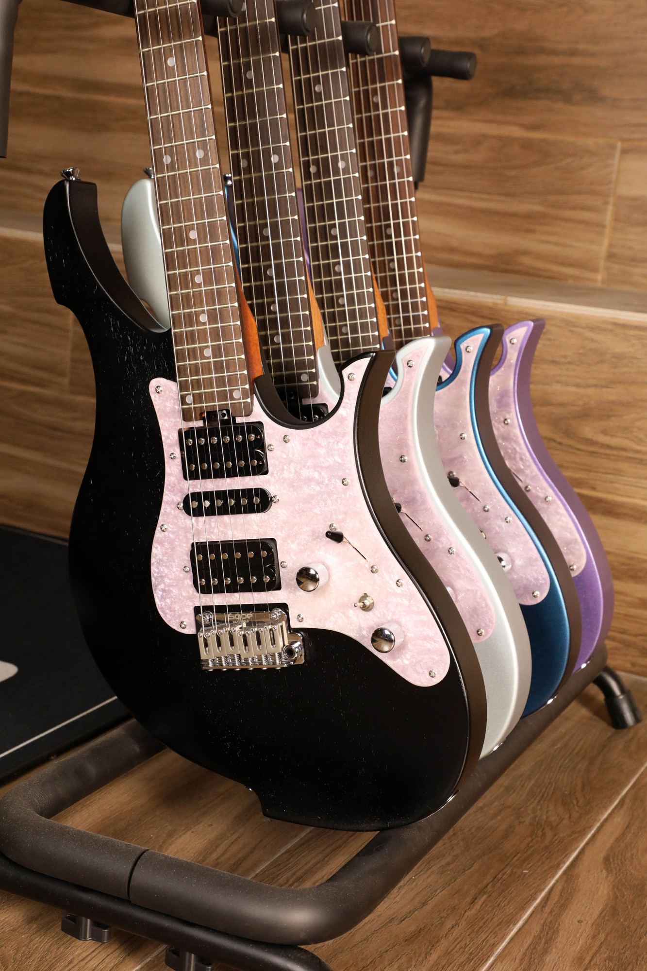 SQOE SEYX700 HSH pickups and pink pearl pickguard
