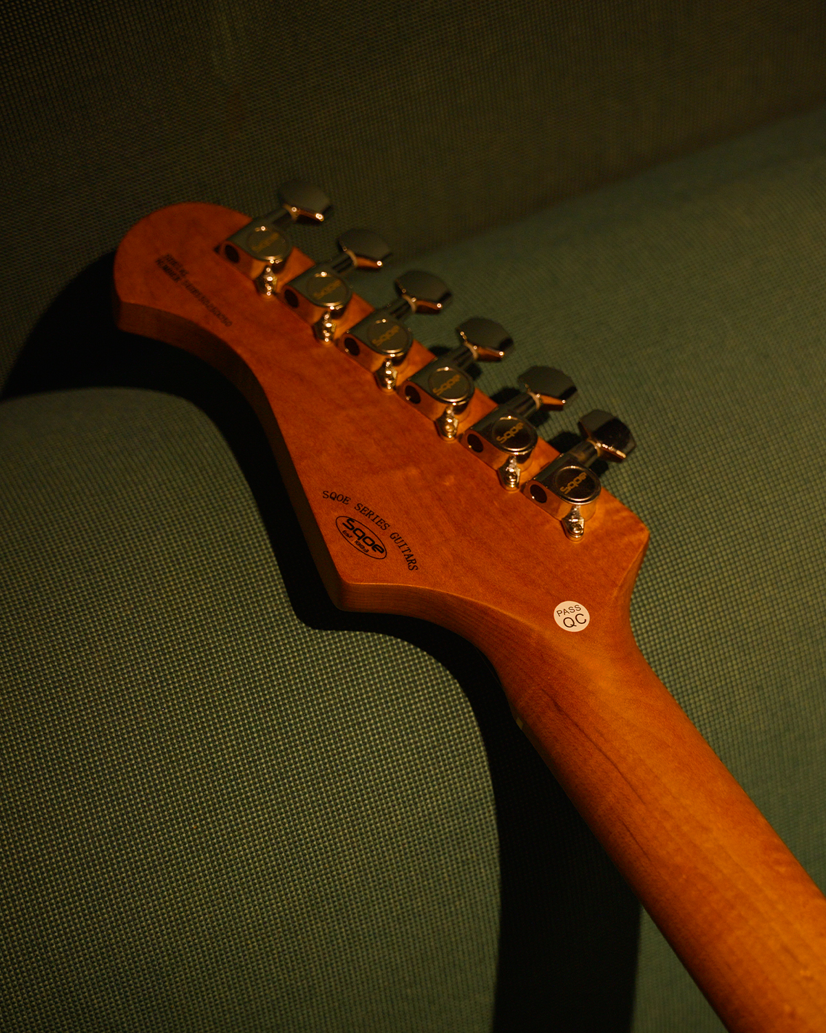 SQOE SETL550 Cherry Red Tele-Style Guitar