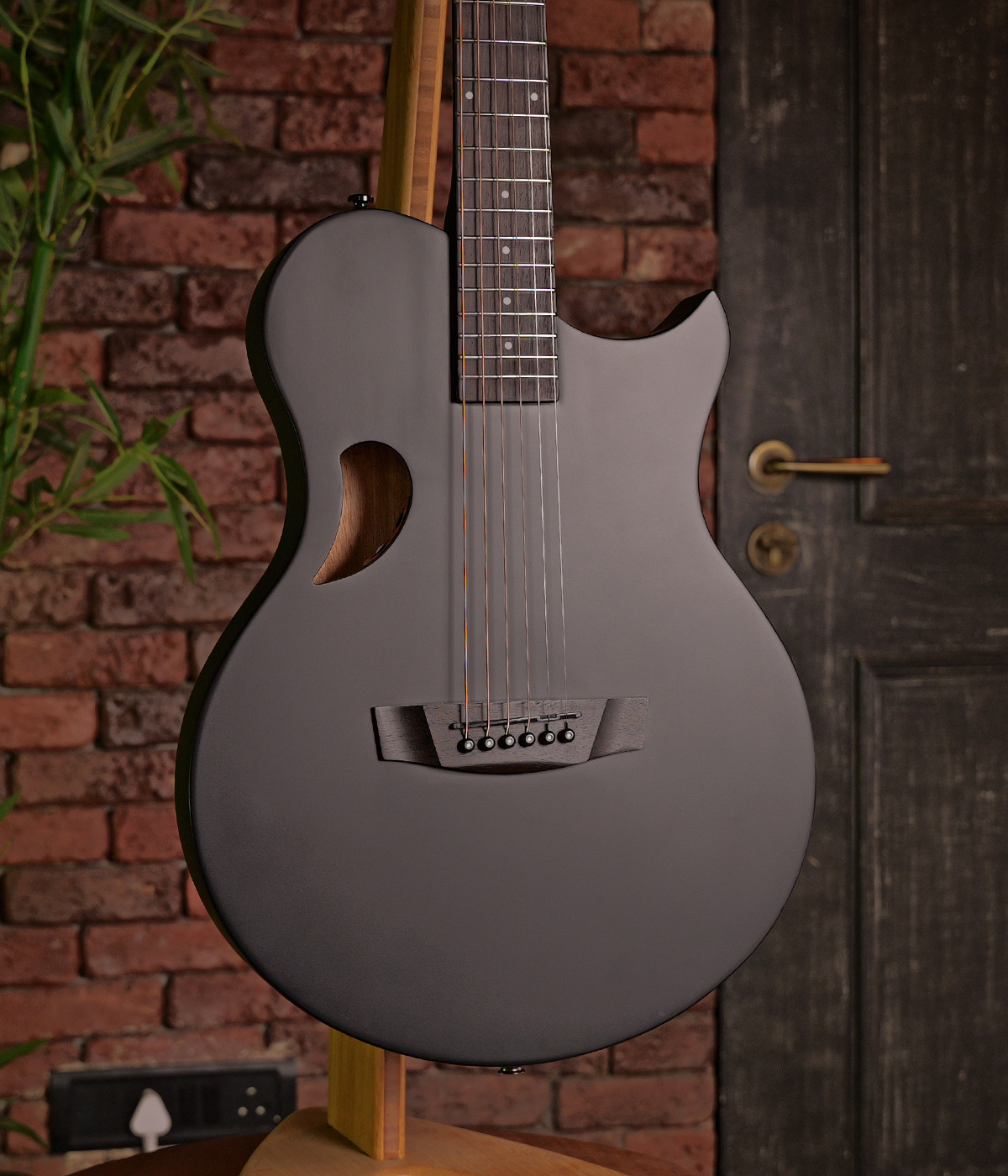 Hex Y500F  SEMI ACOUSTIC GUITAR WITH LR BAGGS ELEMENT BRONZE EQ