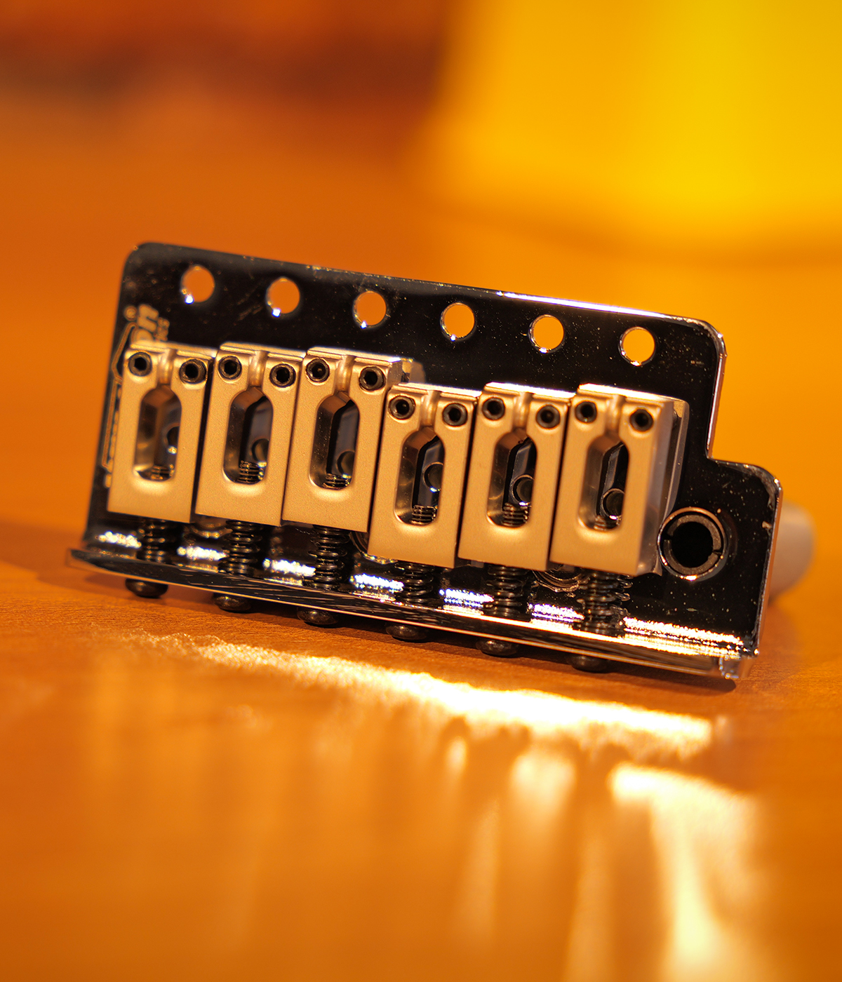 Wilkinson WOV04-CR 6-Screw Tremolo Solid Saddles