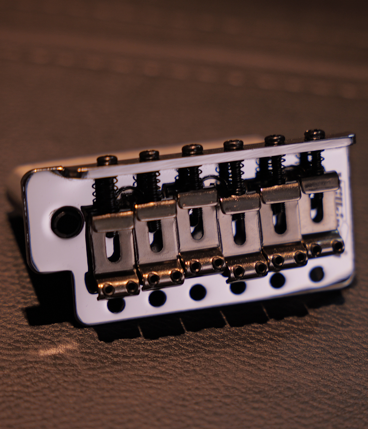 Wilkinson WOV01-CR Vintage 6-Screw Tremolo Chrome