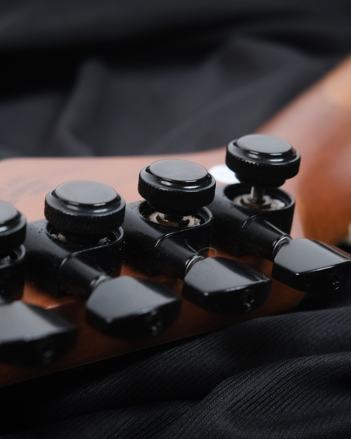 SQOE SEIB7S Frost Bite 7-string fixed bridge and locking tuners