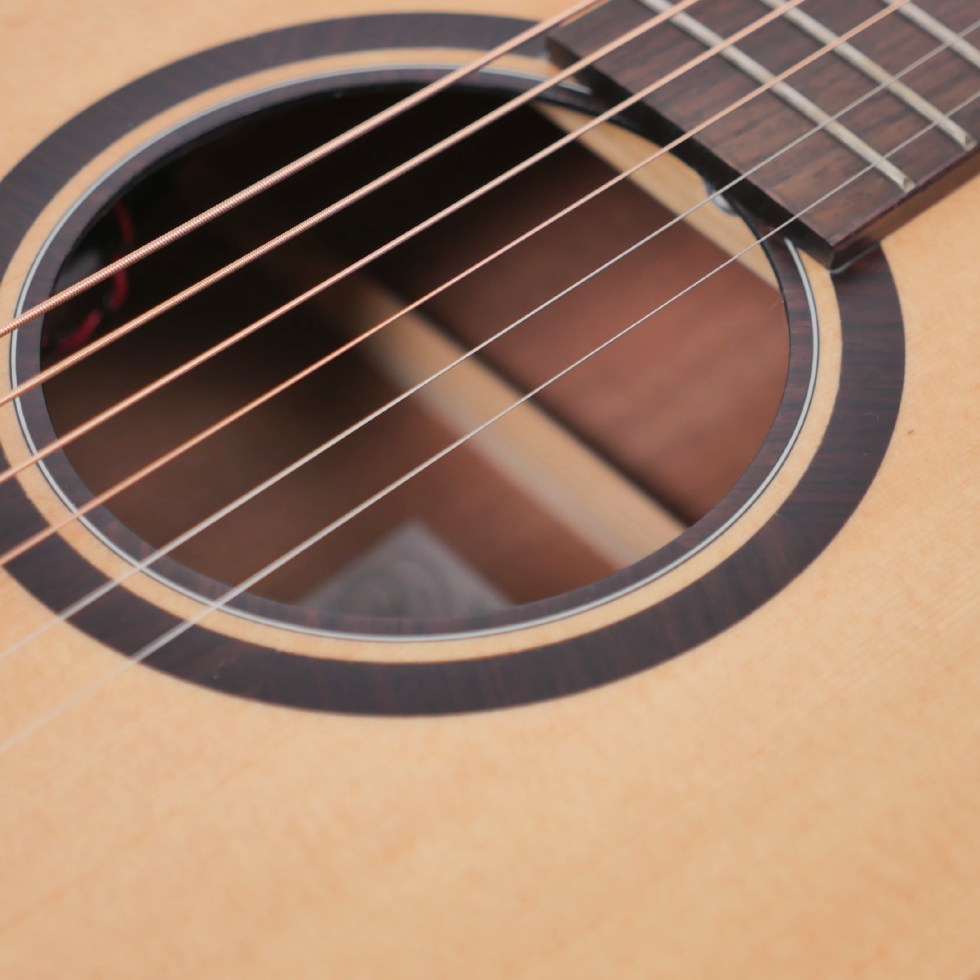 Veelah V1GACE Semi- acoustic Solid top guitar with fishman presys I pick up