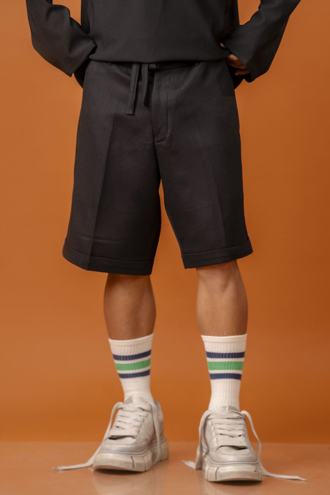 Malai Linen Shorts In Black
