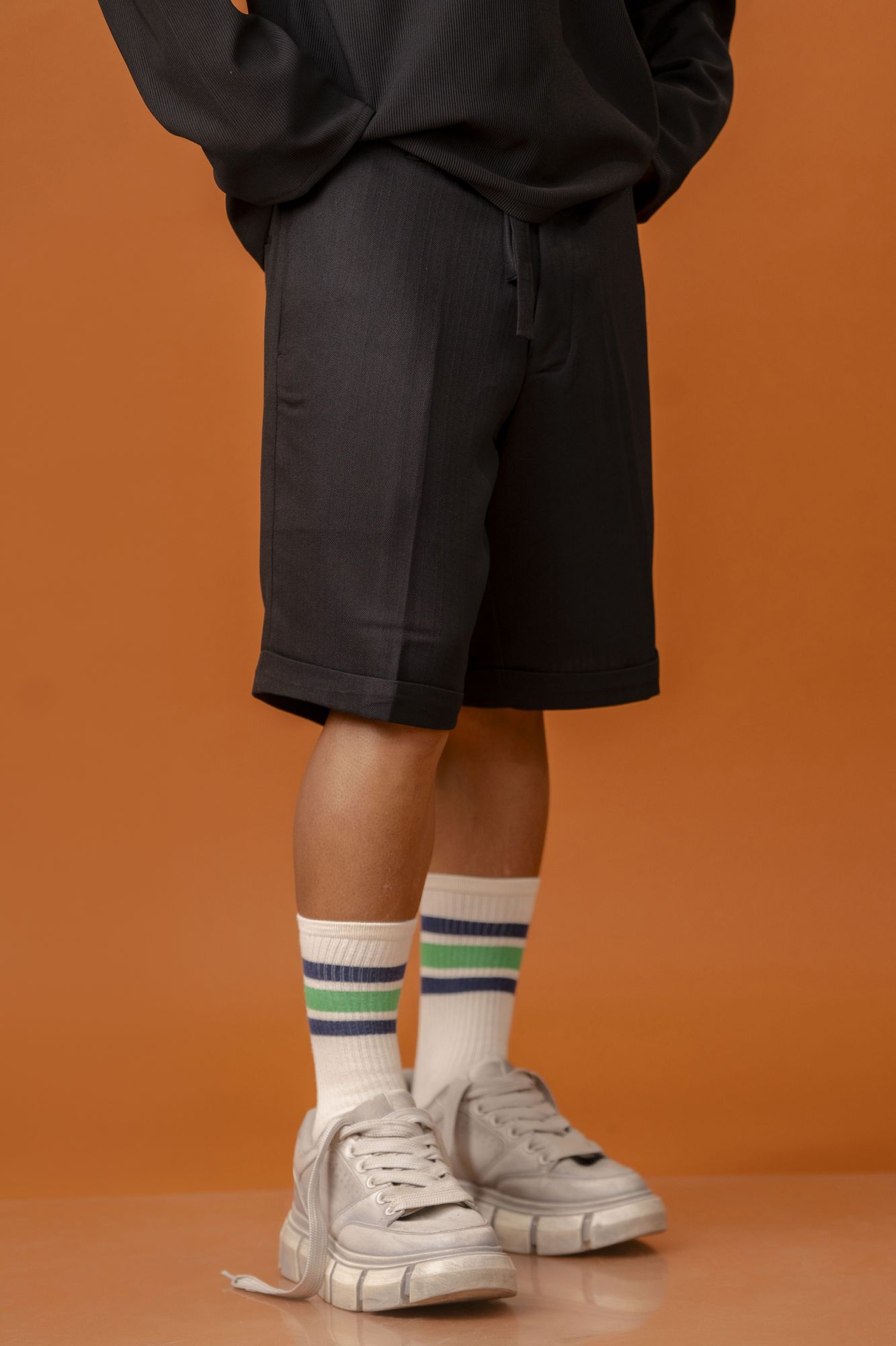 Malai Linen Shorts In Black