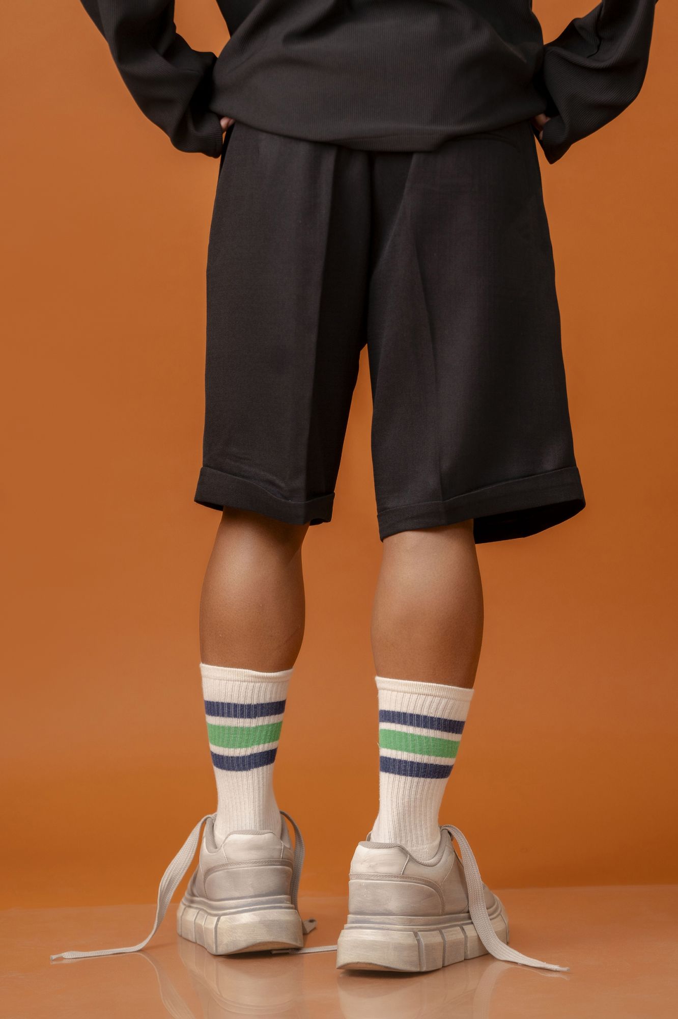 Malai Linen Shorts In Black