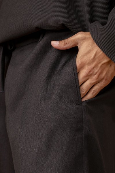 Malai Linen Shorts In Black