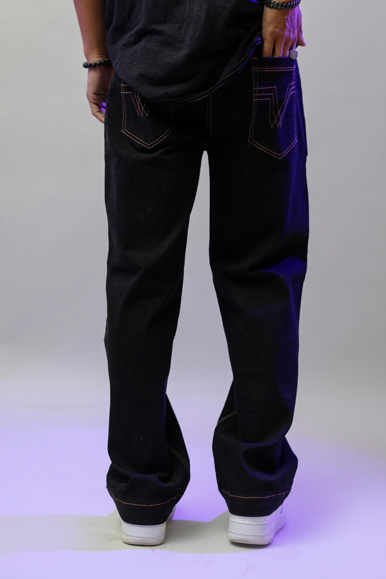 Baggy Fit Jeans In Black