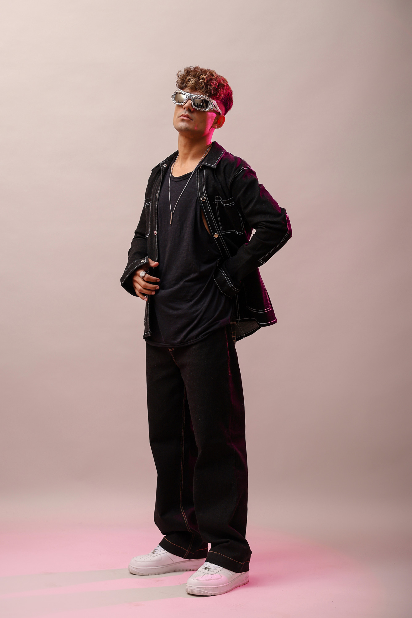 White Threaded Denim Jacket In Black