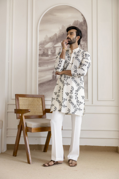 Black Floral Embroidered Kurta