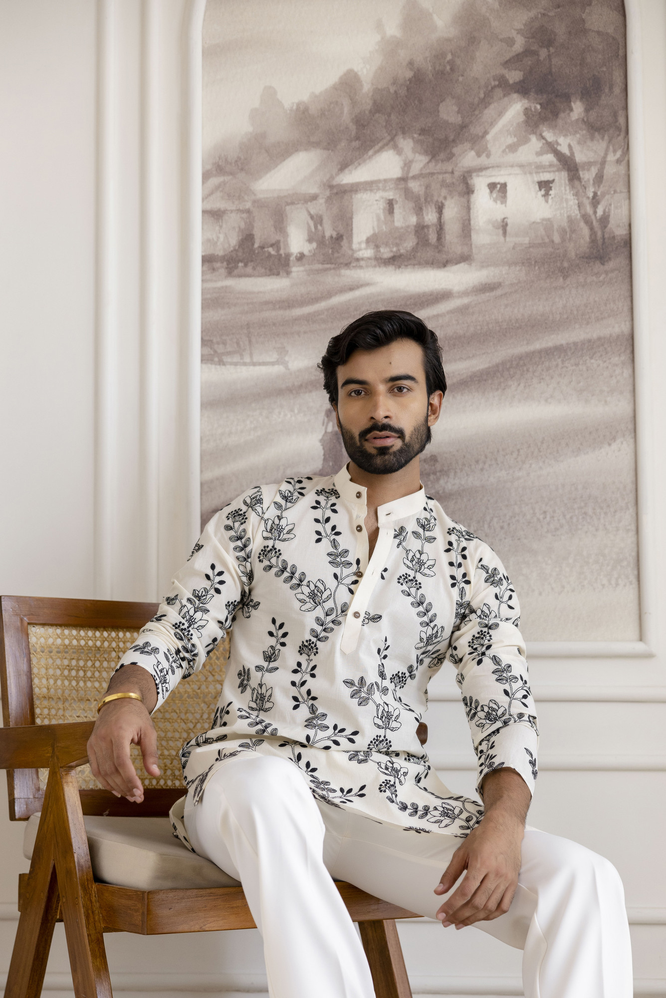 Black Floral Embroidered Kurta