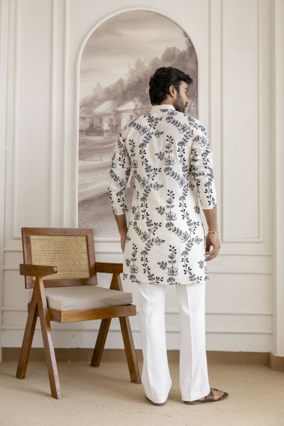 Black Floral Embroidered Kurta