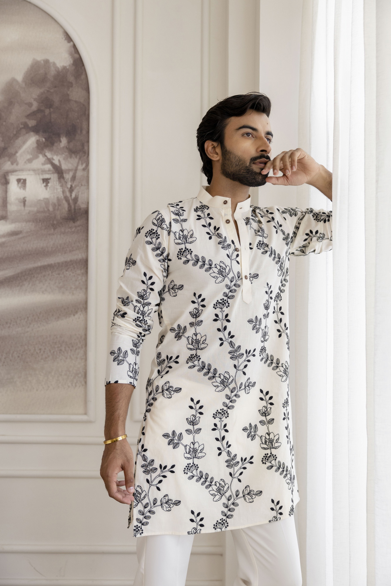 Black Floral Embroidered Kurta