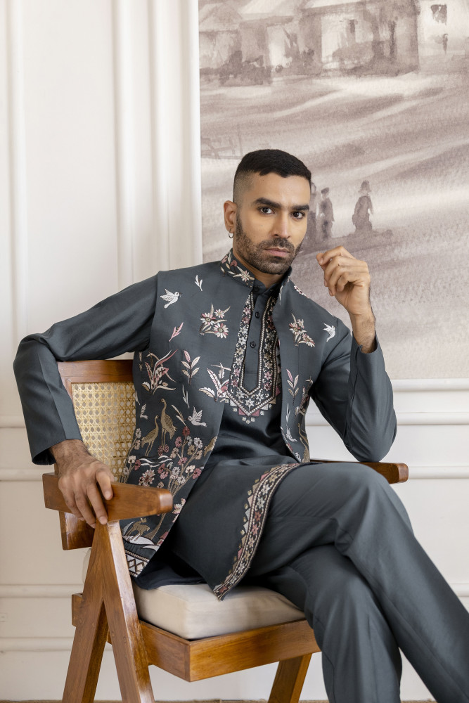 Image of Embroidered Kurta Koti Set In Green