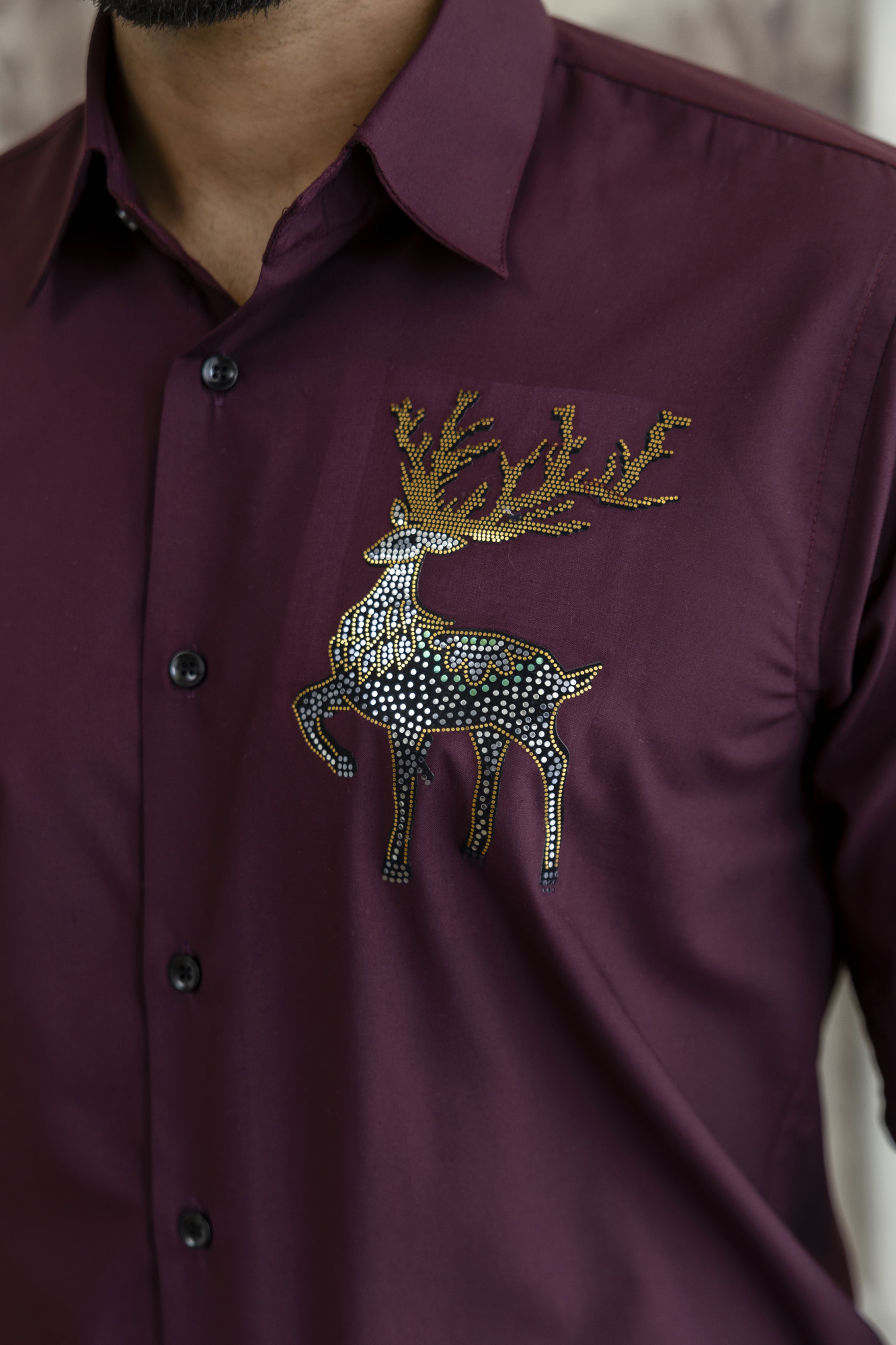 Deer Hotfix Slim Fit Shirt in Wine