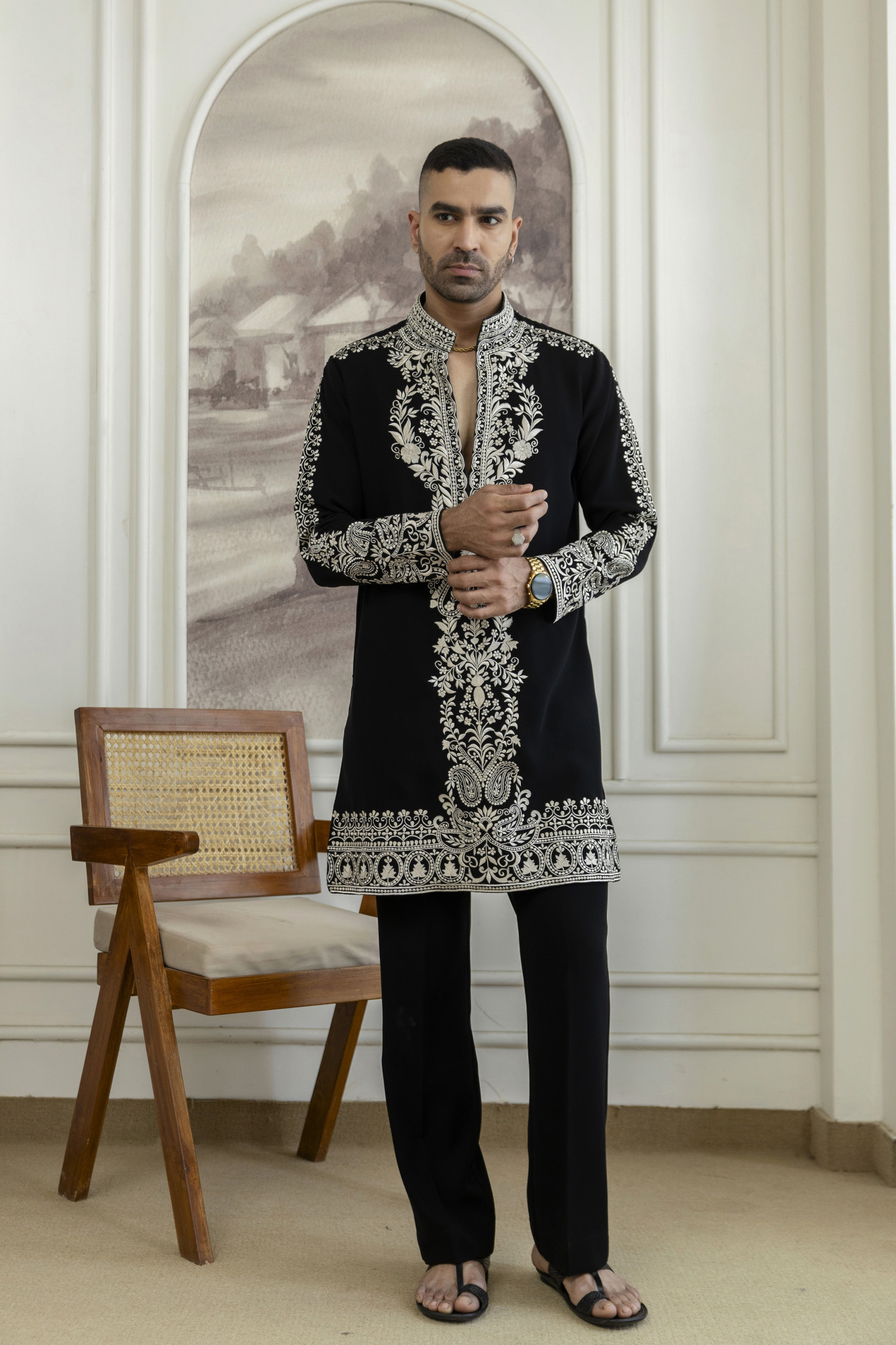 Thread Embroidered Kurta In Black