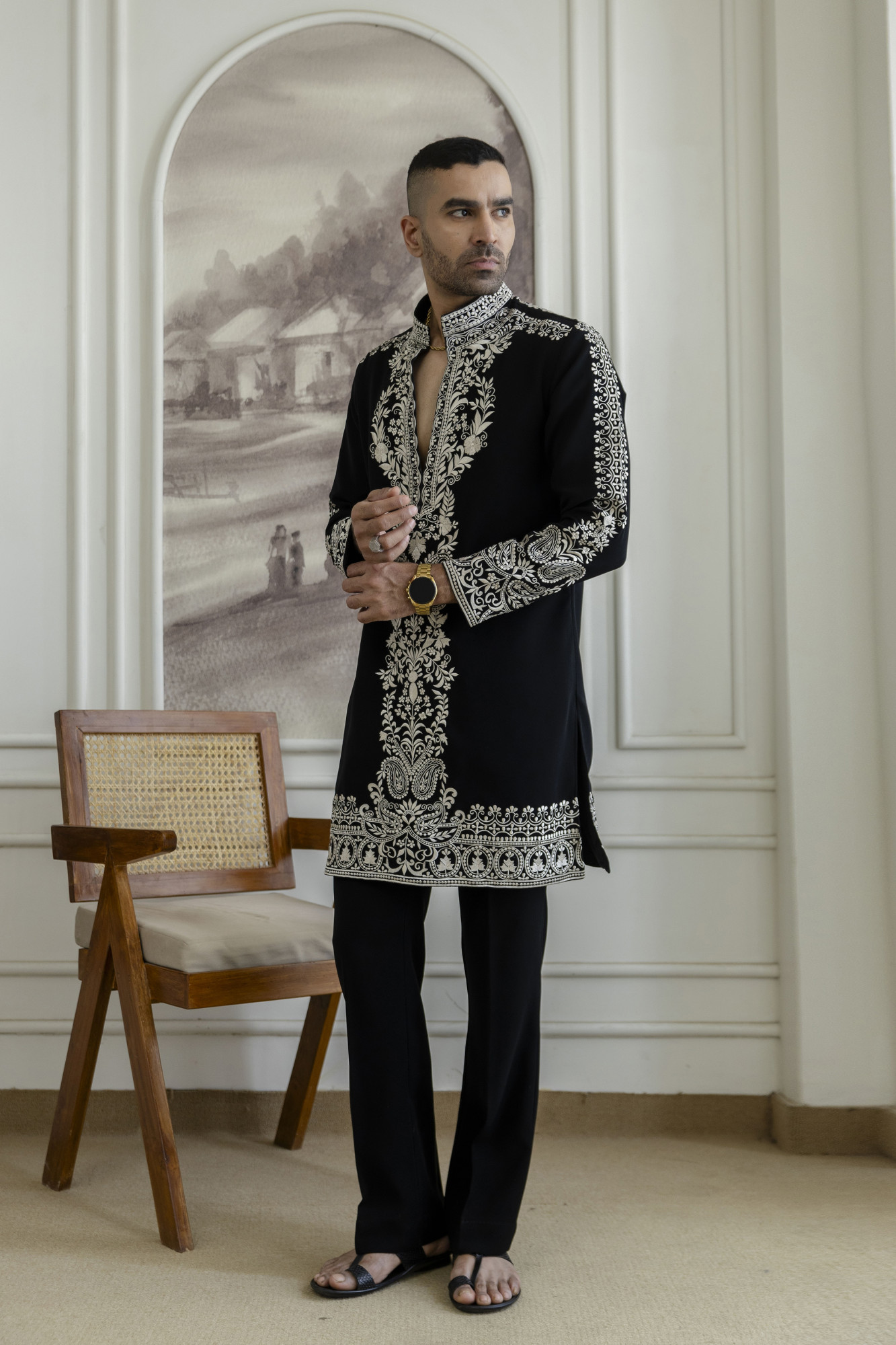 Thread Embroidered Kurta In Black