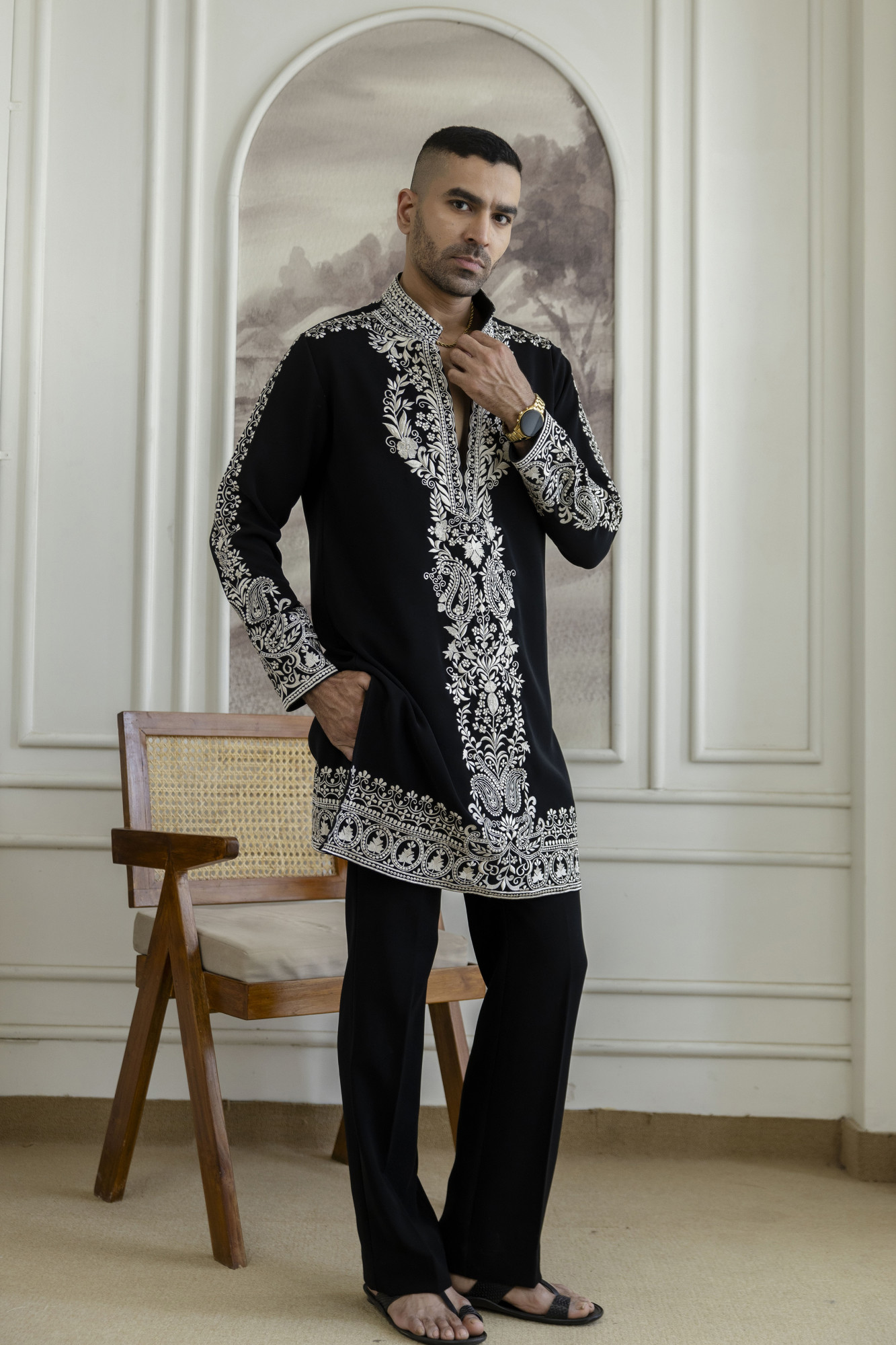 Thread Embroidered Kurta In Black