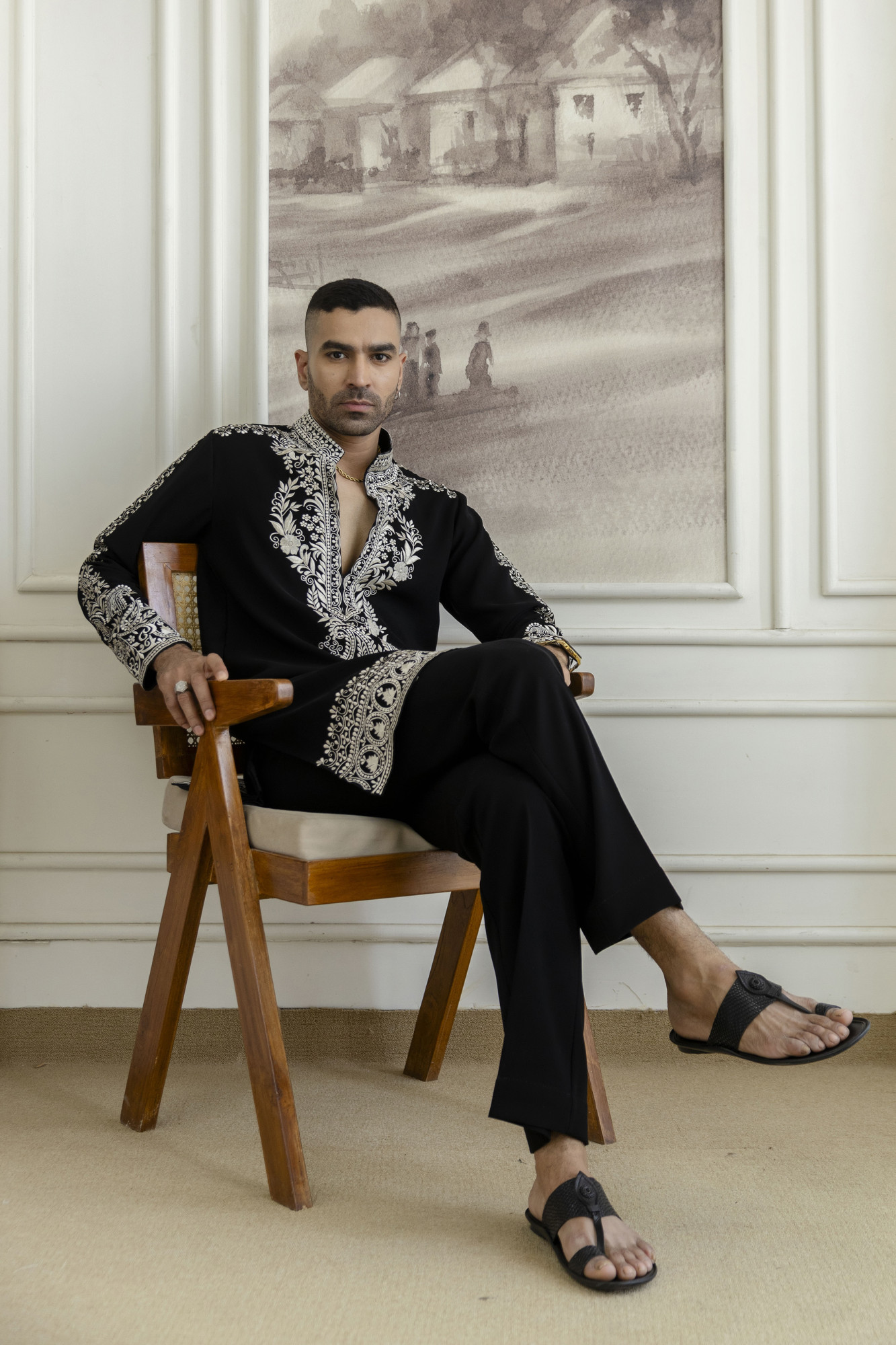 Thread Embroidered Kurta In Black