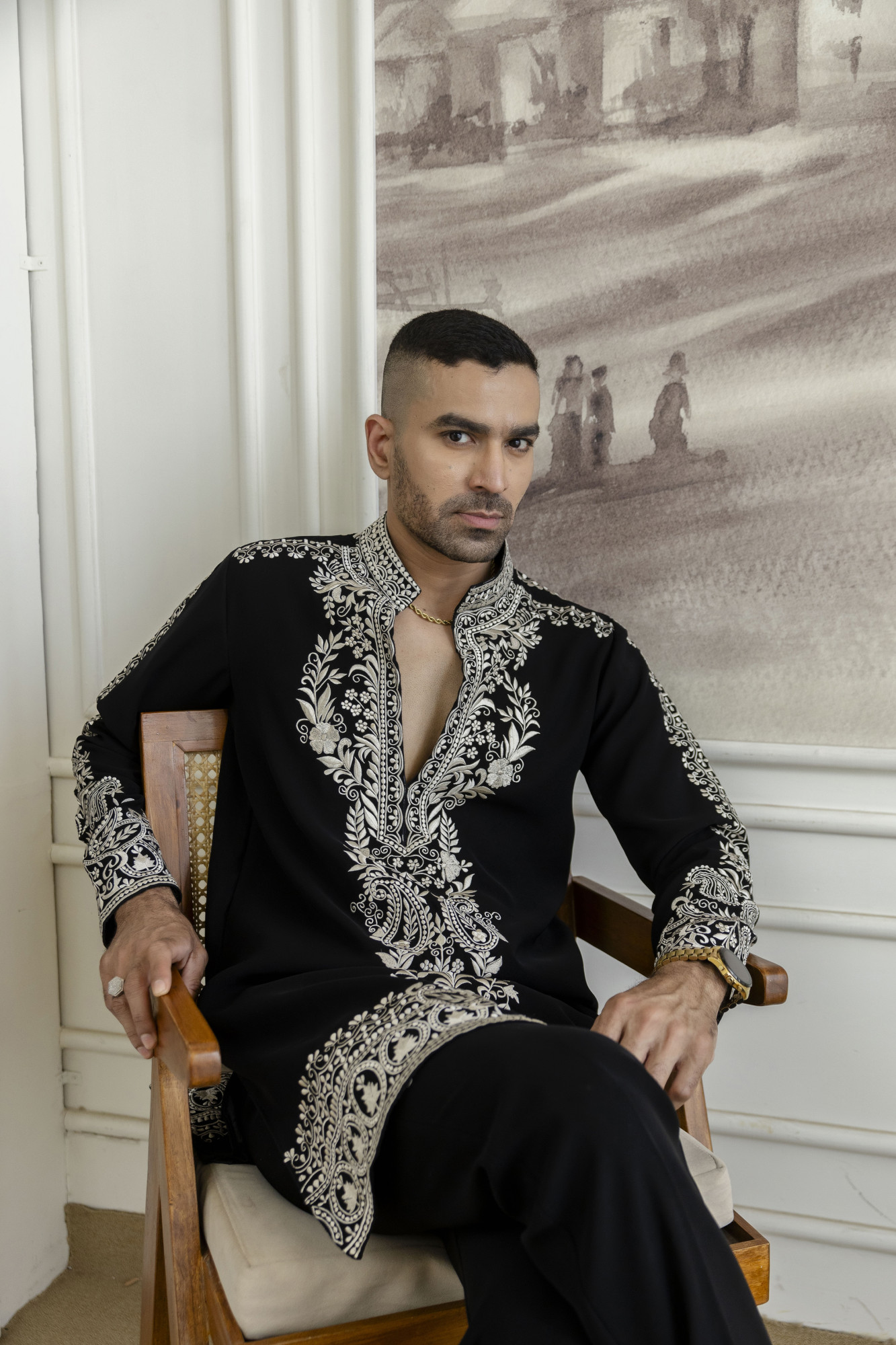 Thread Embroidered Kurta In Black